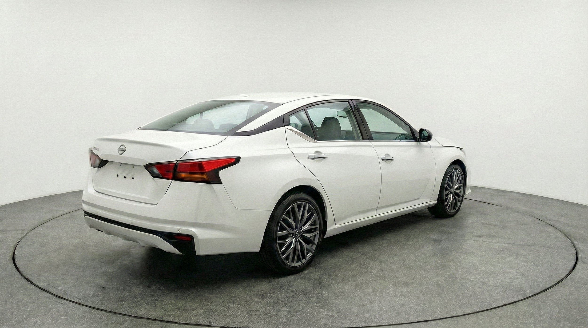 Thumbnail: 2025 Nissan Altima - 9
