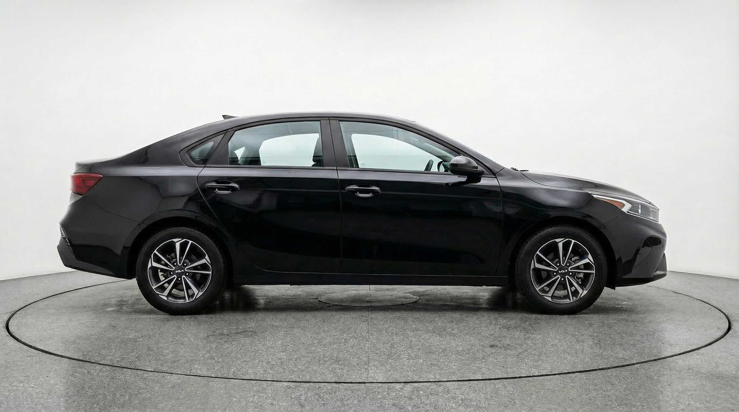 Thumbnail: 2024 Kia Forte - 11