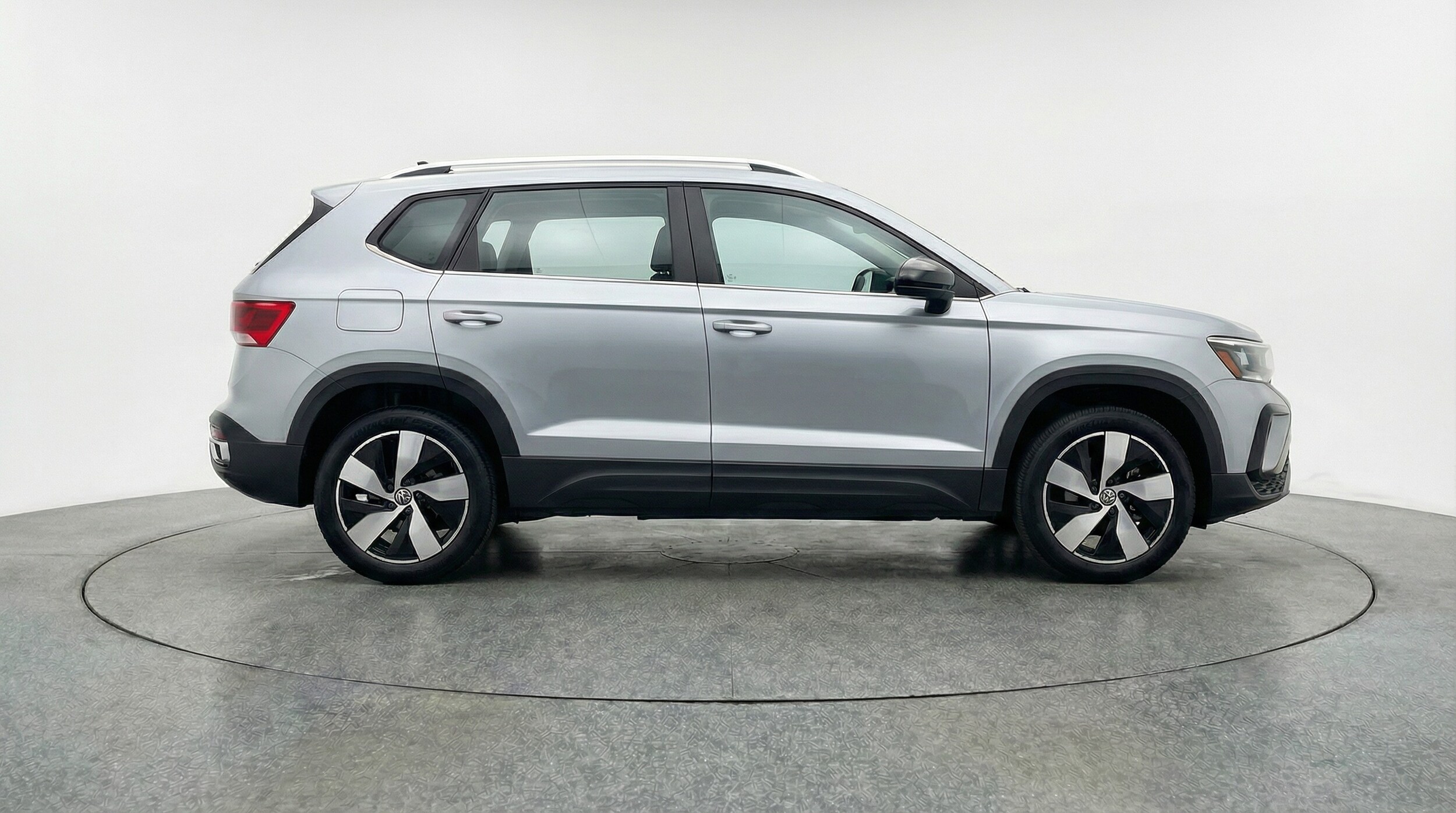 Thumbnail: 2025 Volkswagen Taos - 8