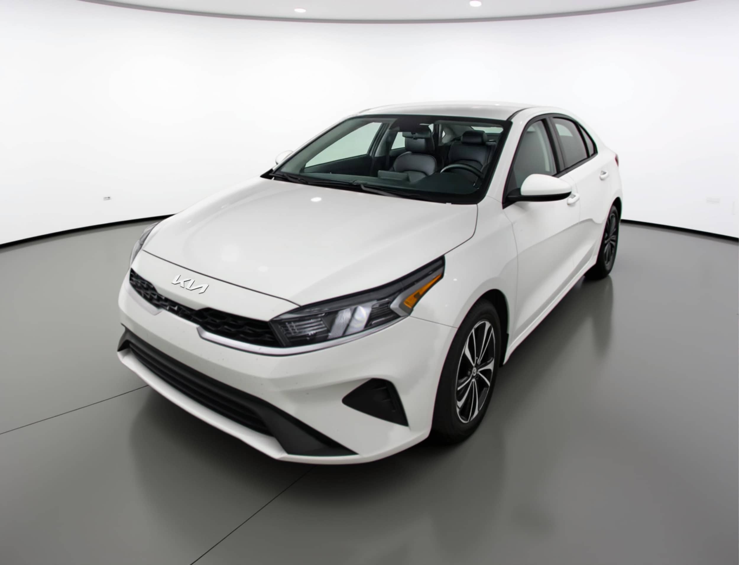 Thumbnail: 2024 Kia Forte - 3