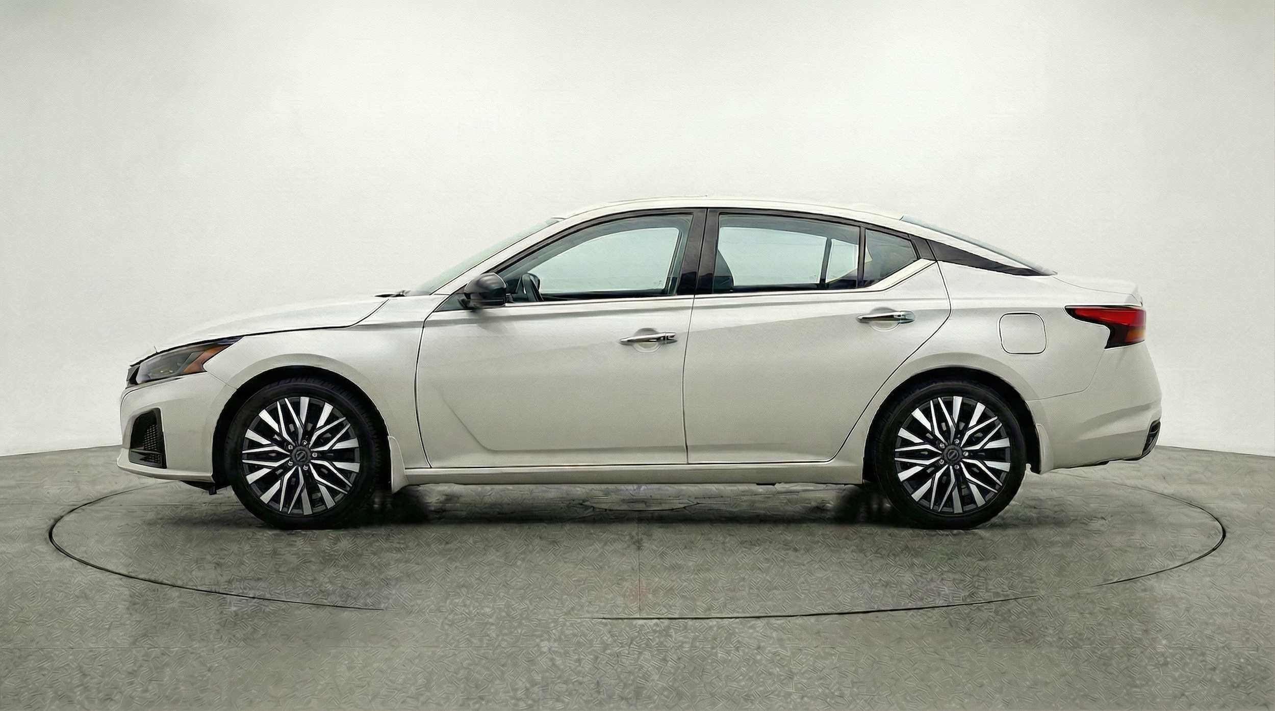 Thumbnail: 2025 Nissan Altima - 4