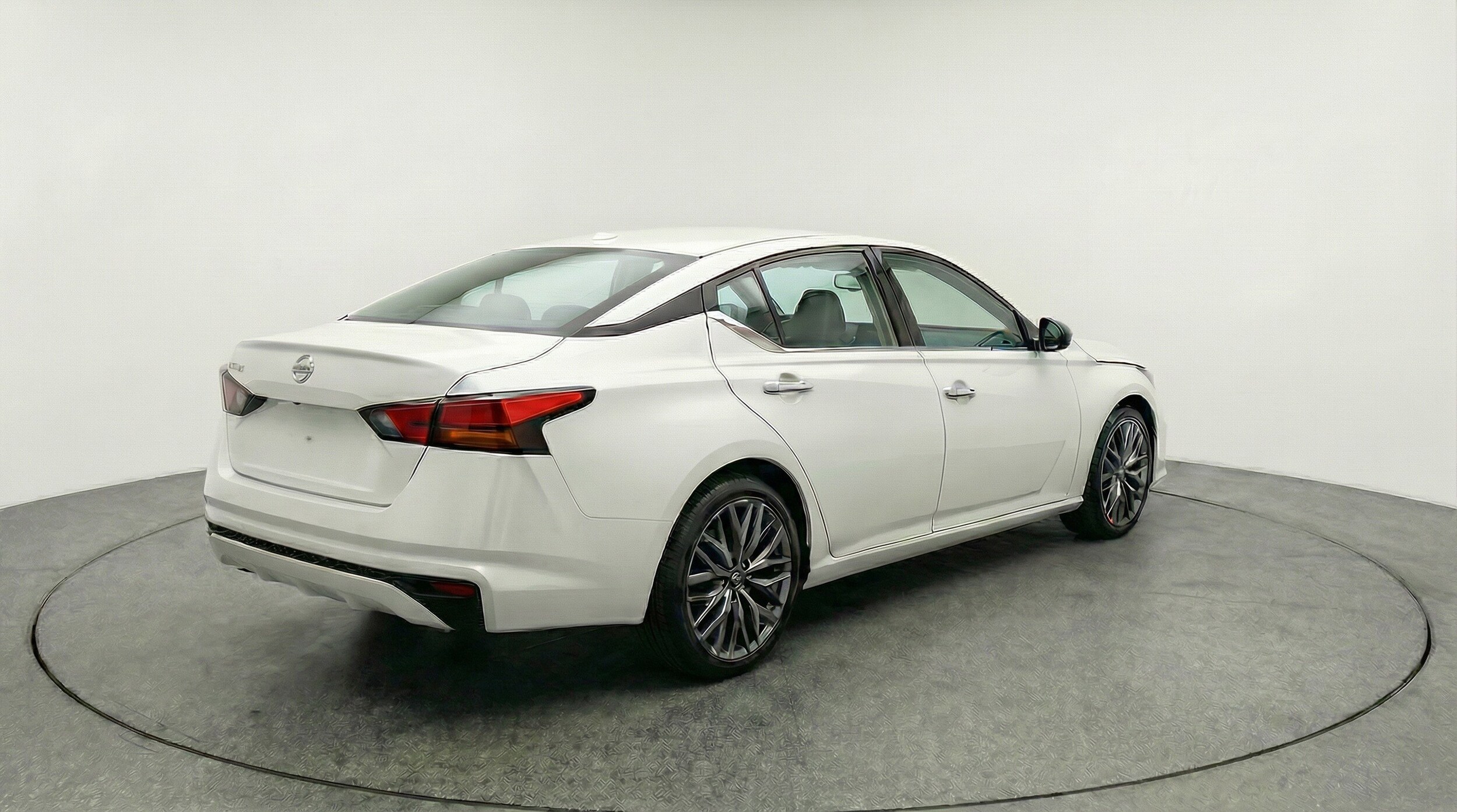 Thumbnail: 2025 Nissan Altima - 9