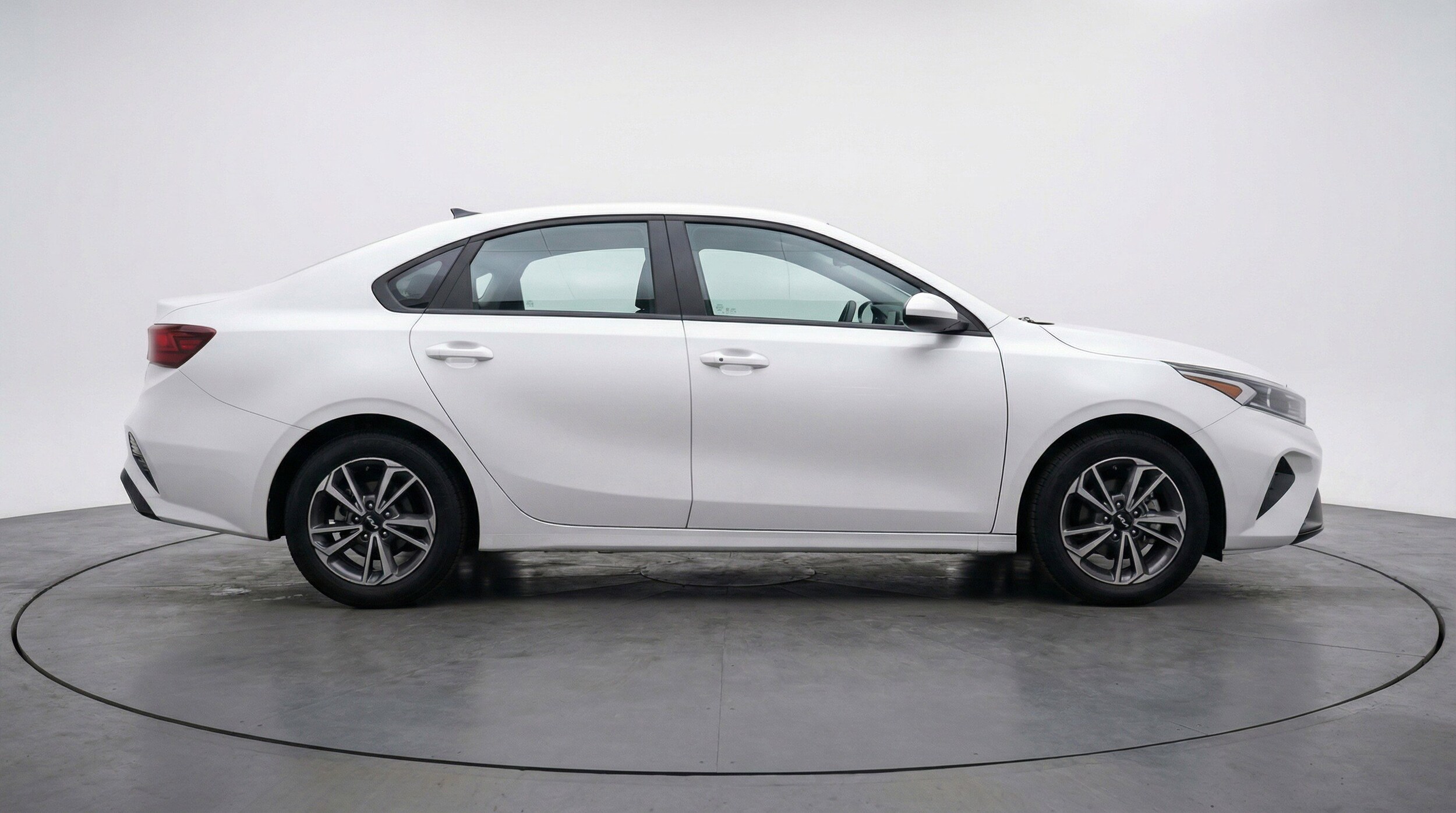 Thumbnail: 2024 Kia Forte - 11