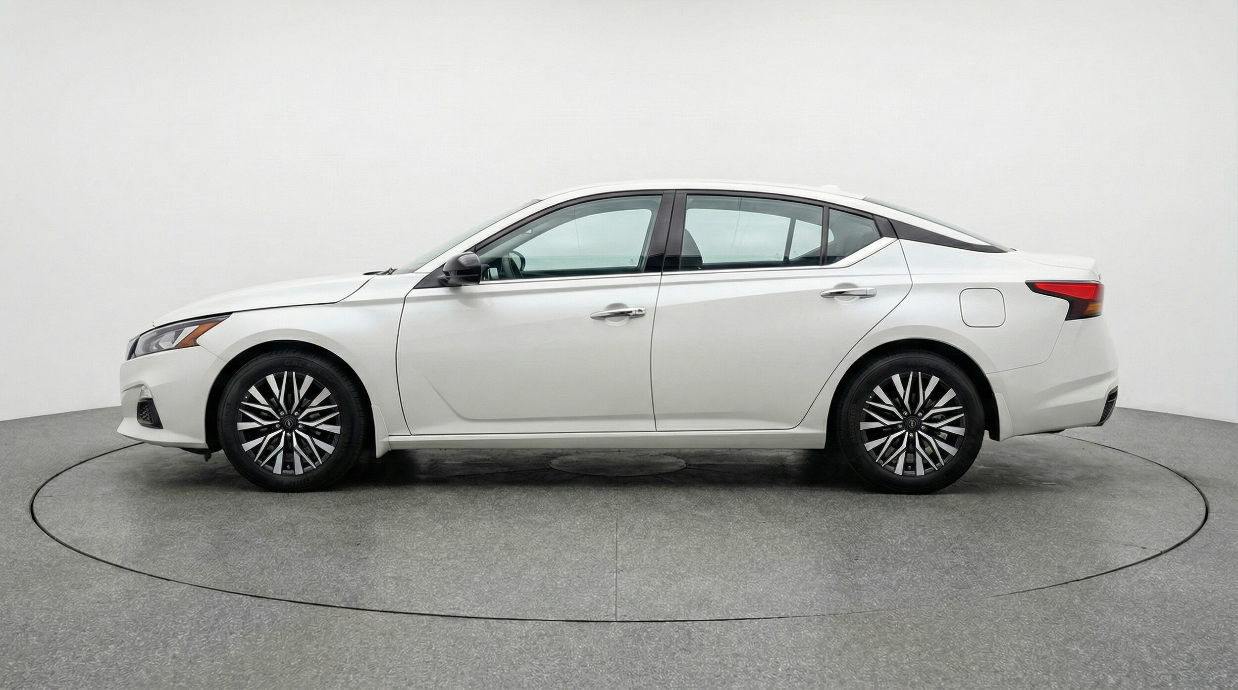 Thumbnail: 2025 Nissan Altima - 4