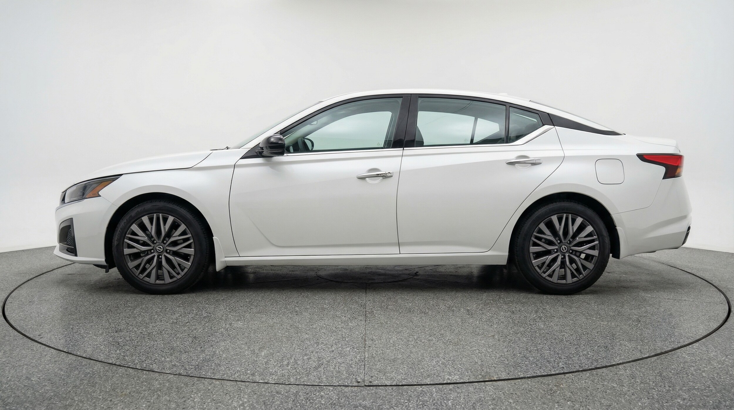 Thumbnail: 2025 Nissan Altima - 4