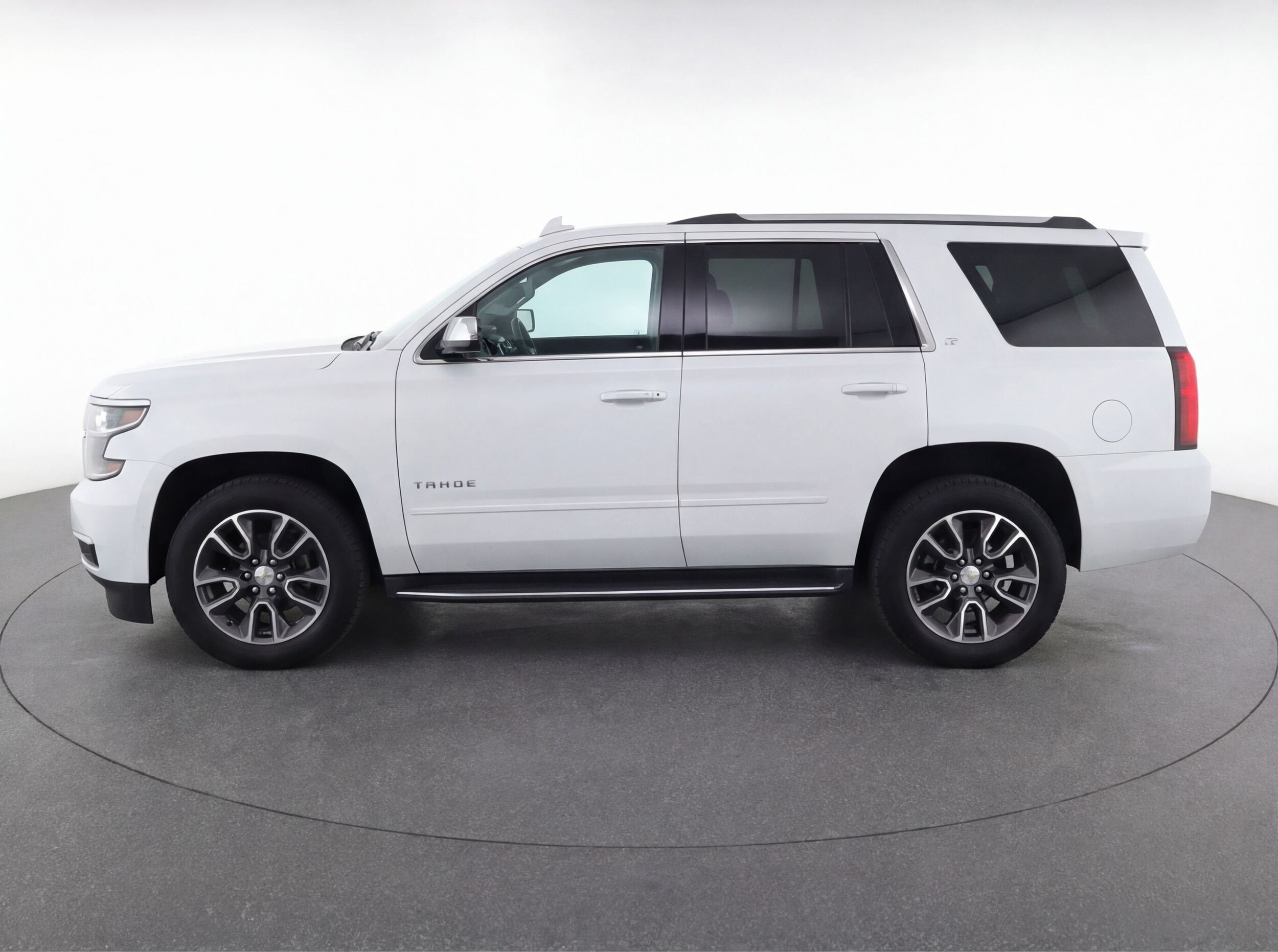 Thumbnail: 2023 Chevrolet Tahoe - 5