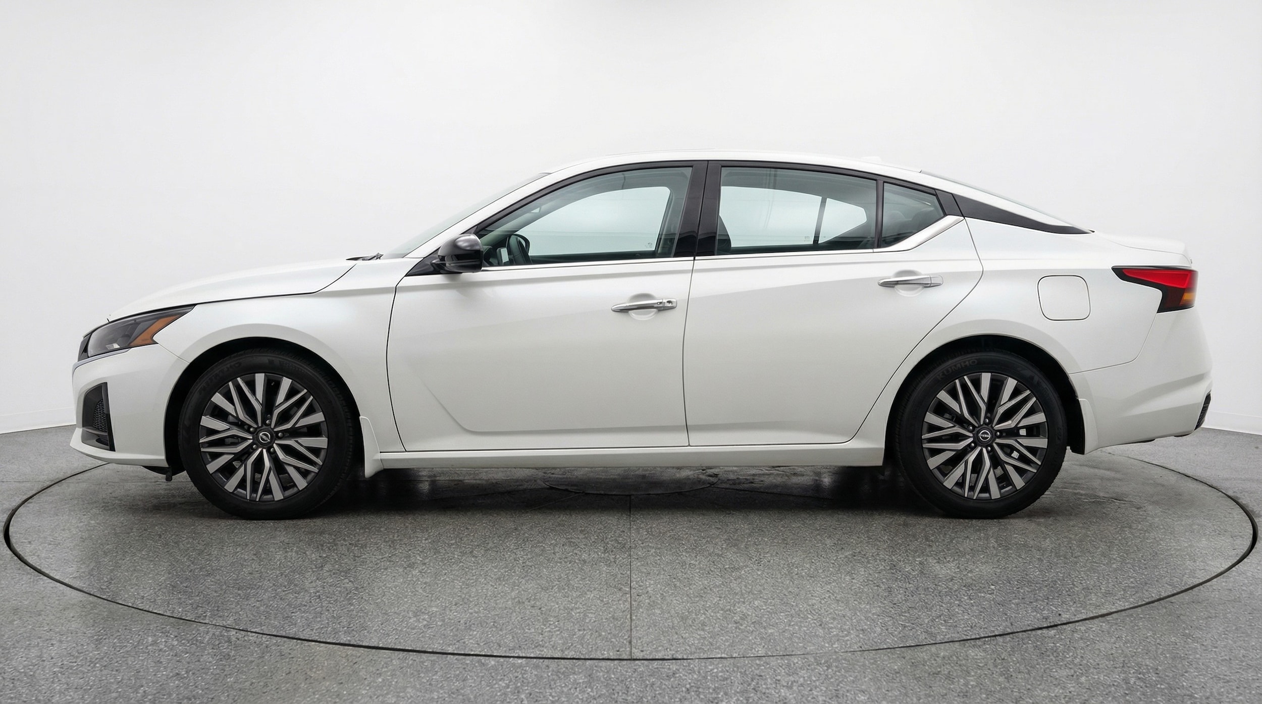 Thumbnail: 2025 Nissan Altima - 4