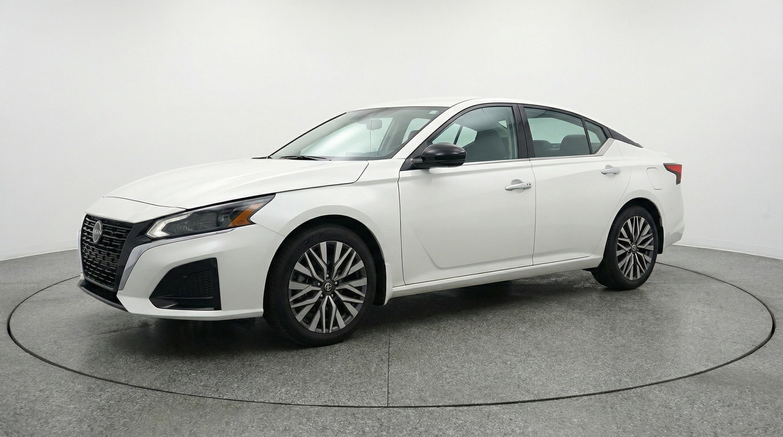 Thumbnail: 2025 Nissan Altima - 3