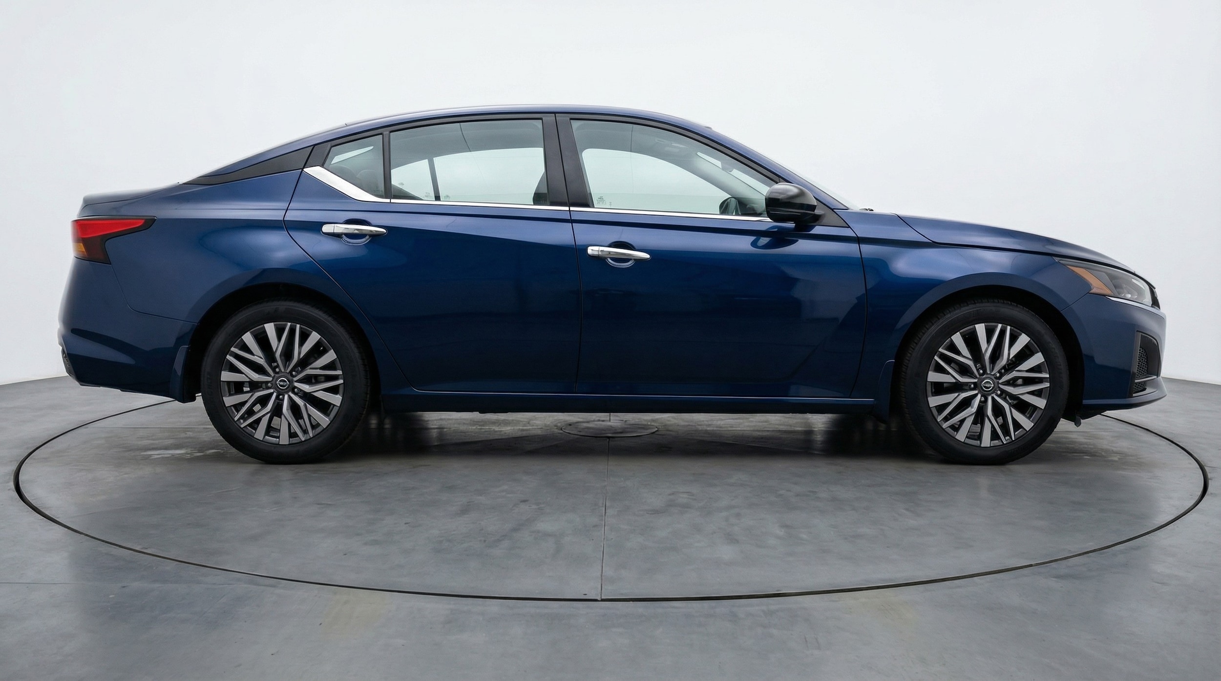 Thumbnail: 2025 Nissan Altima - 8