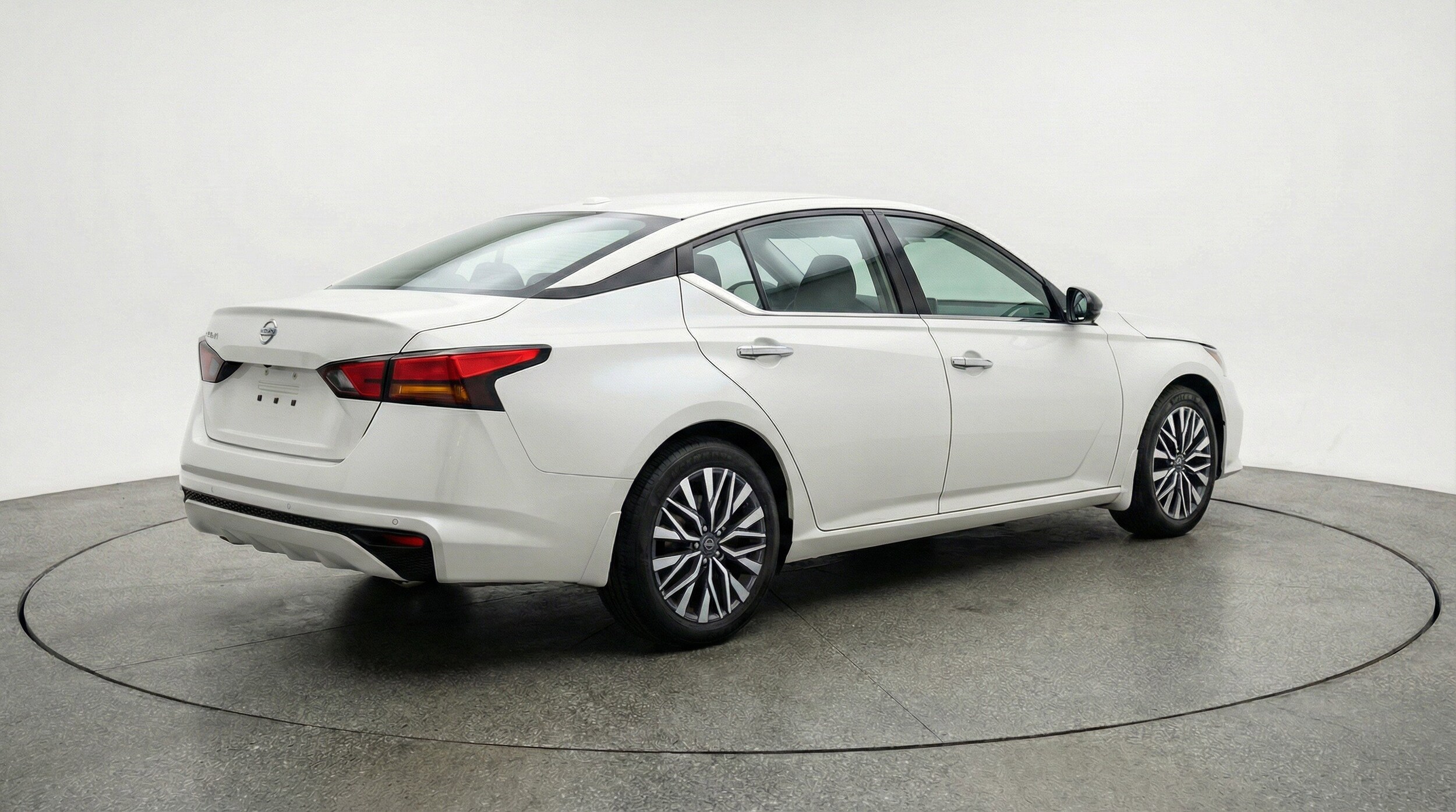 Thumbnail: 2025 Nissan Altima - 9