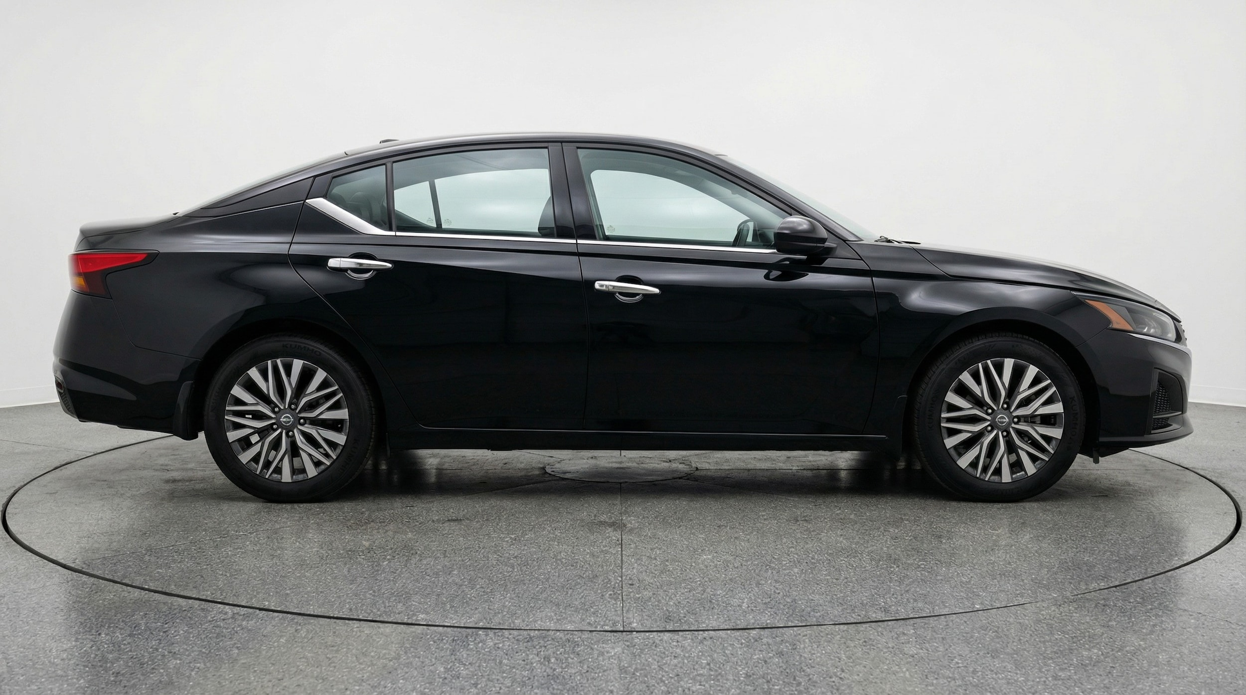 Thumbnail: 2025 Nissan Altima - 8