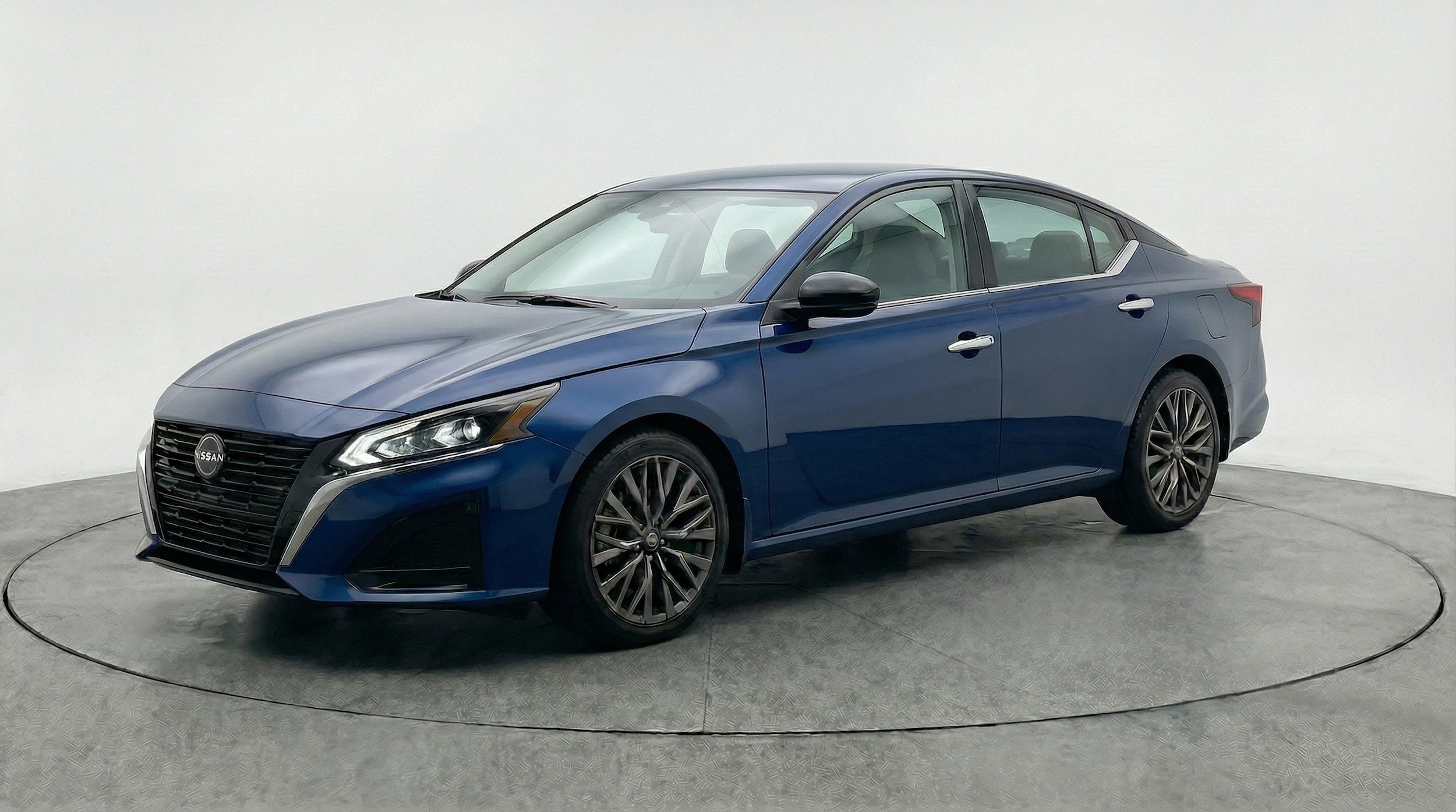Thumbnail: 2025 Nissan Altima - 3