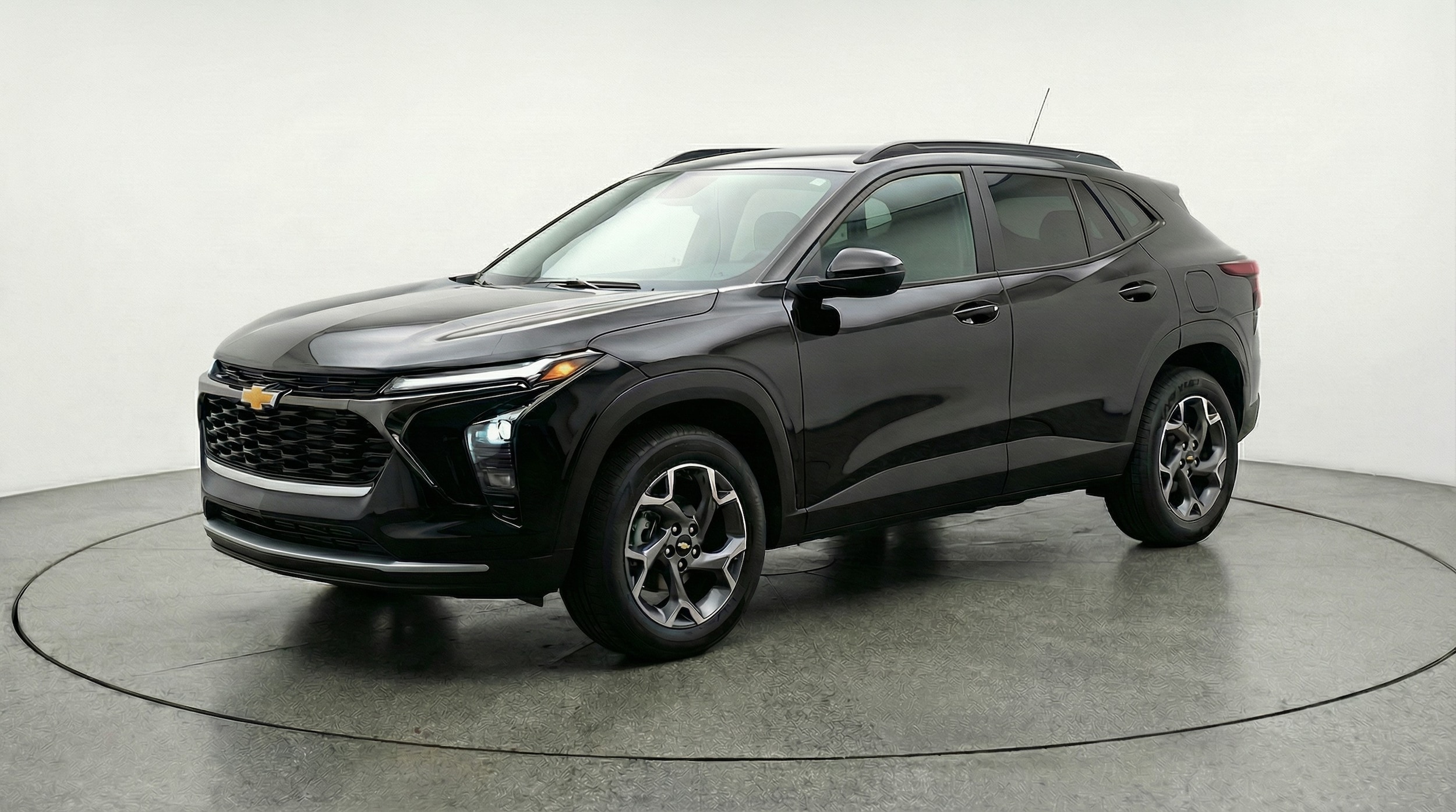 Thumbnail: 2025 Chevrolet Trax - 3