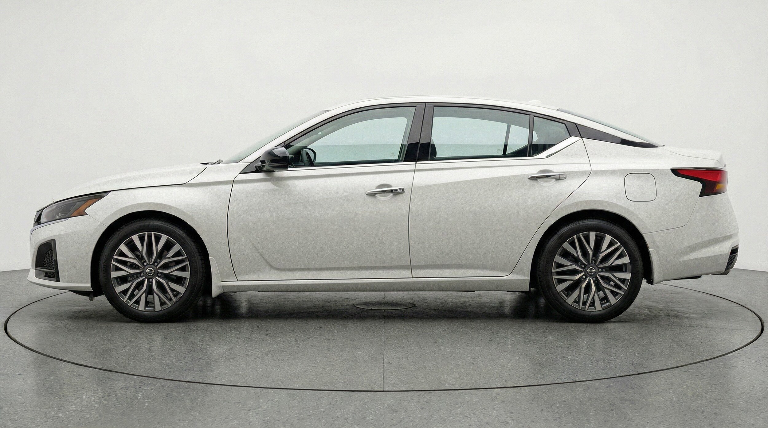 Thumbnail: 2025 Nissan Altima - 5