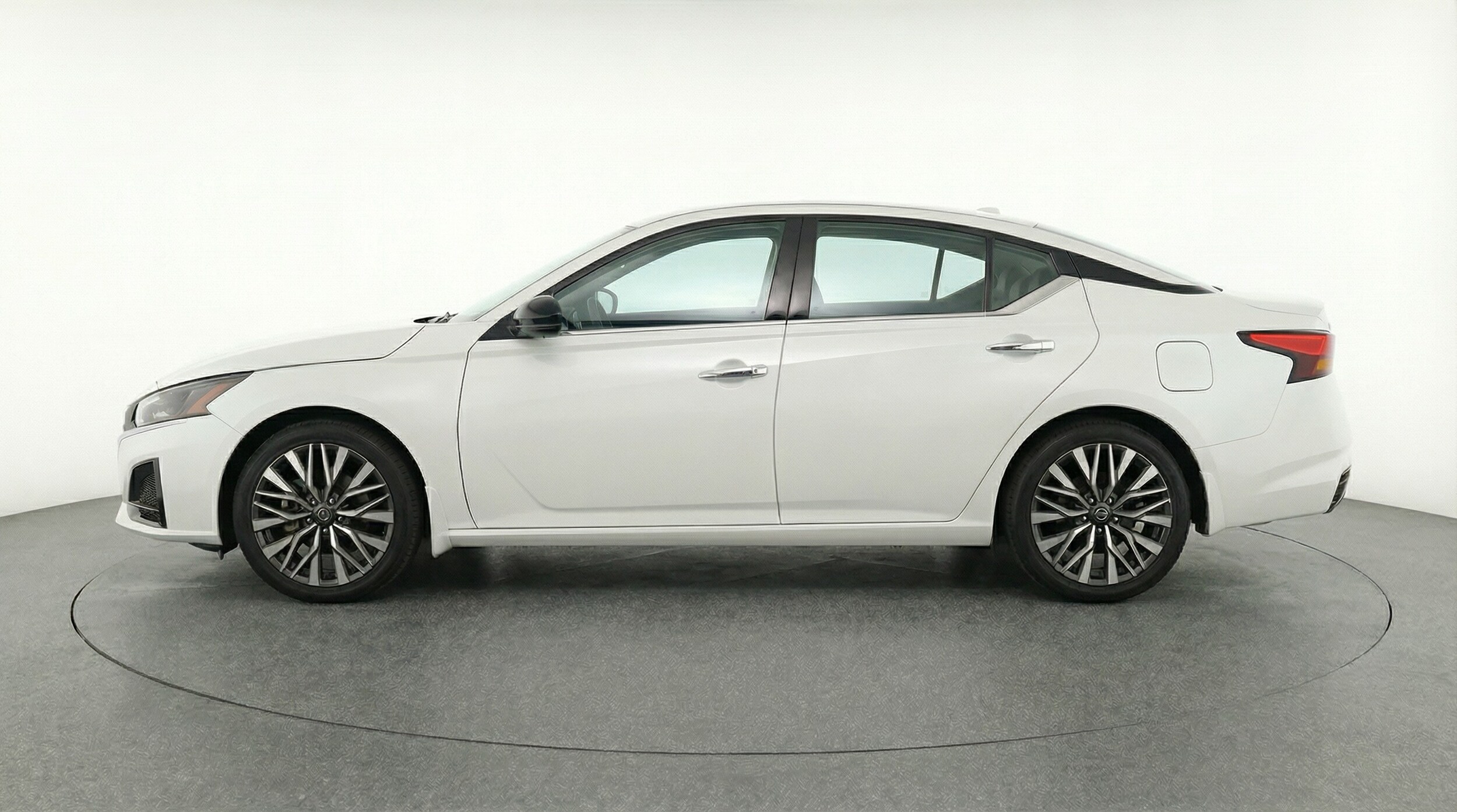 Thumbnail: 2025 Nissan Altima - 4