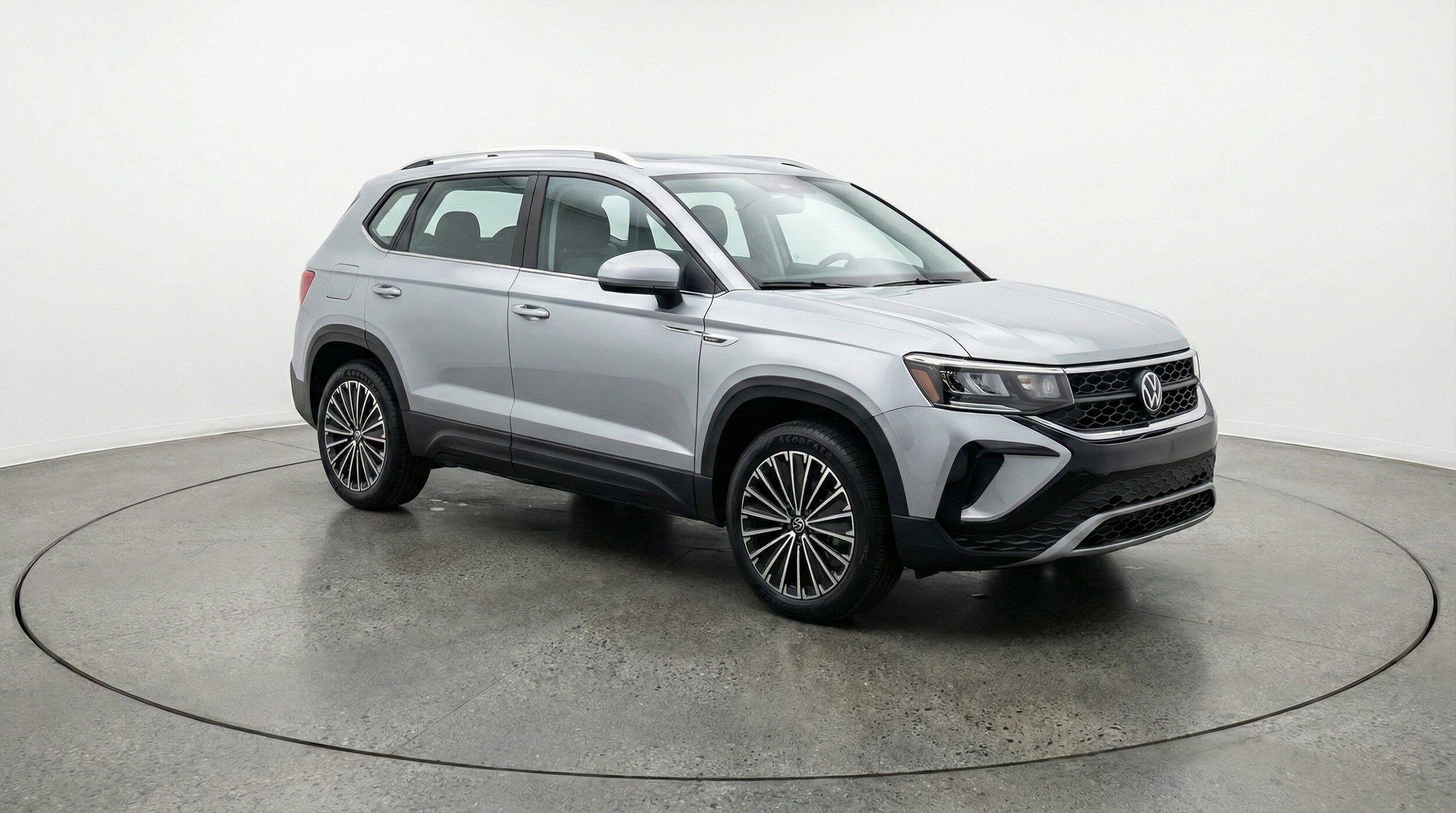 Thumbnail: 2025 Volkswagen Taos - 1