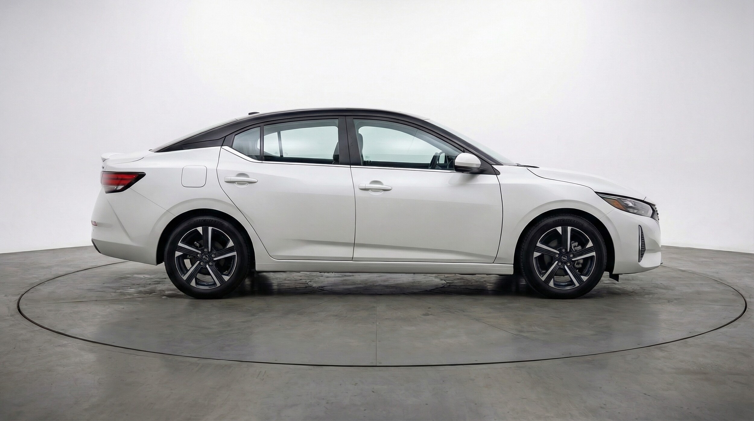 Thumbnail: 2025 Nissan Sentra - 8