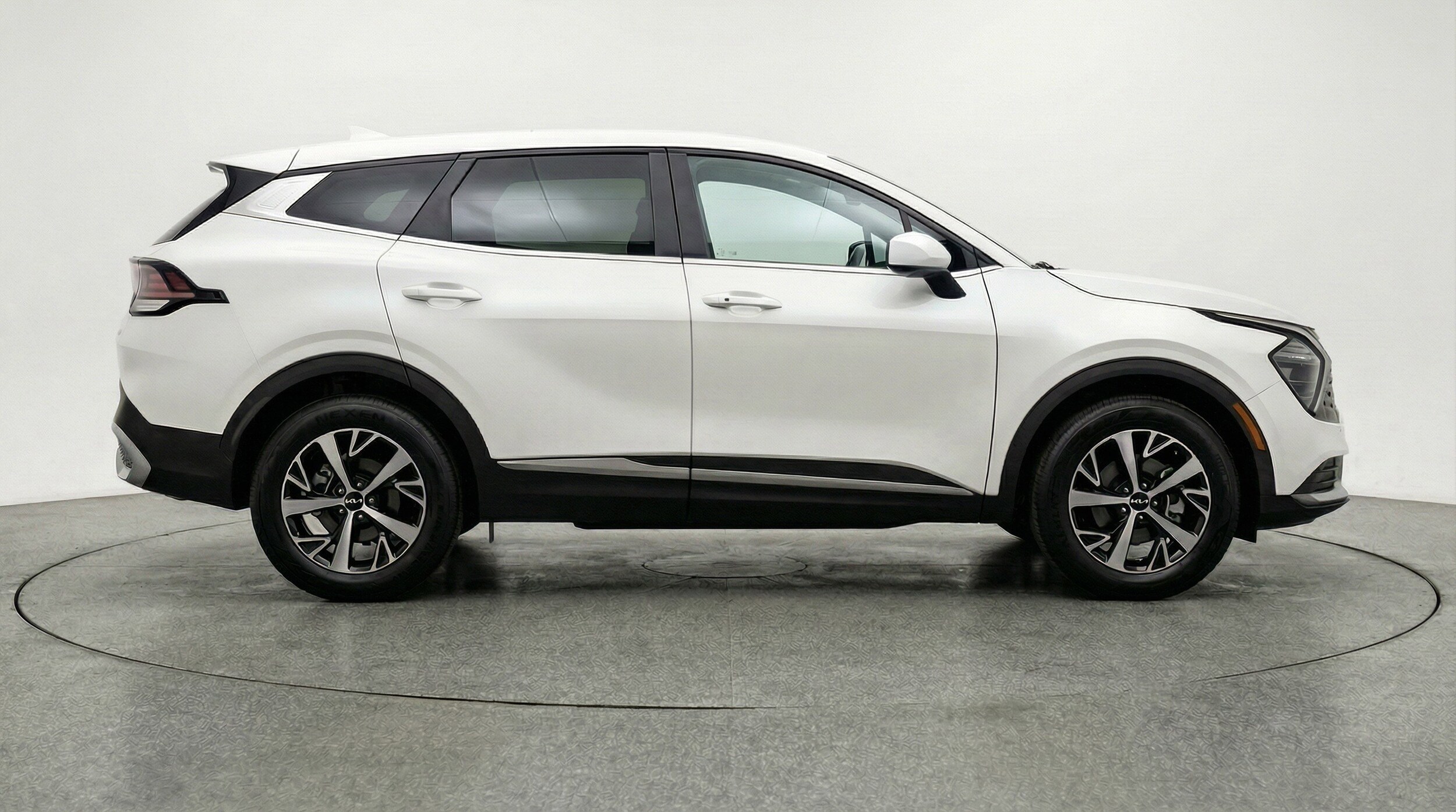 Thumbnail: 2025 Kia Sportage - 11