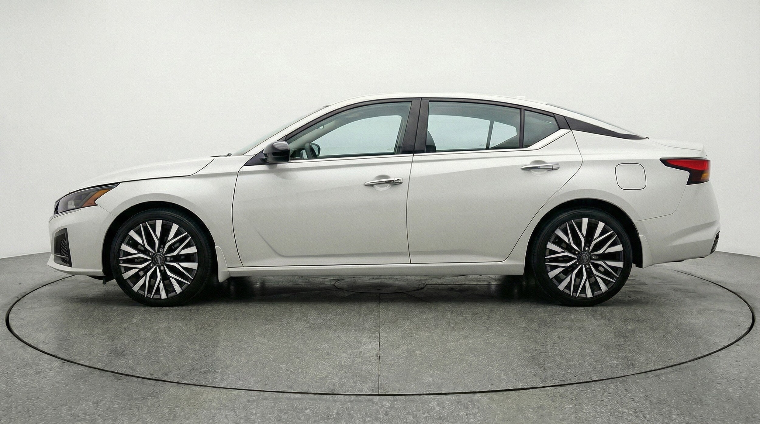 Thumbnail: 2025 Nissan Altima - 5