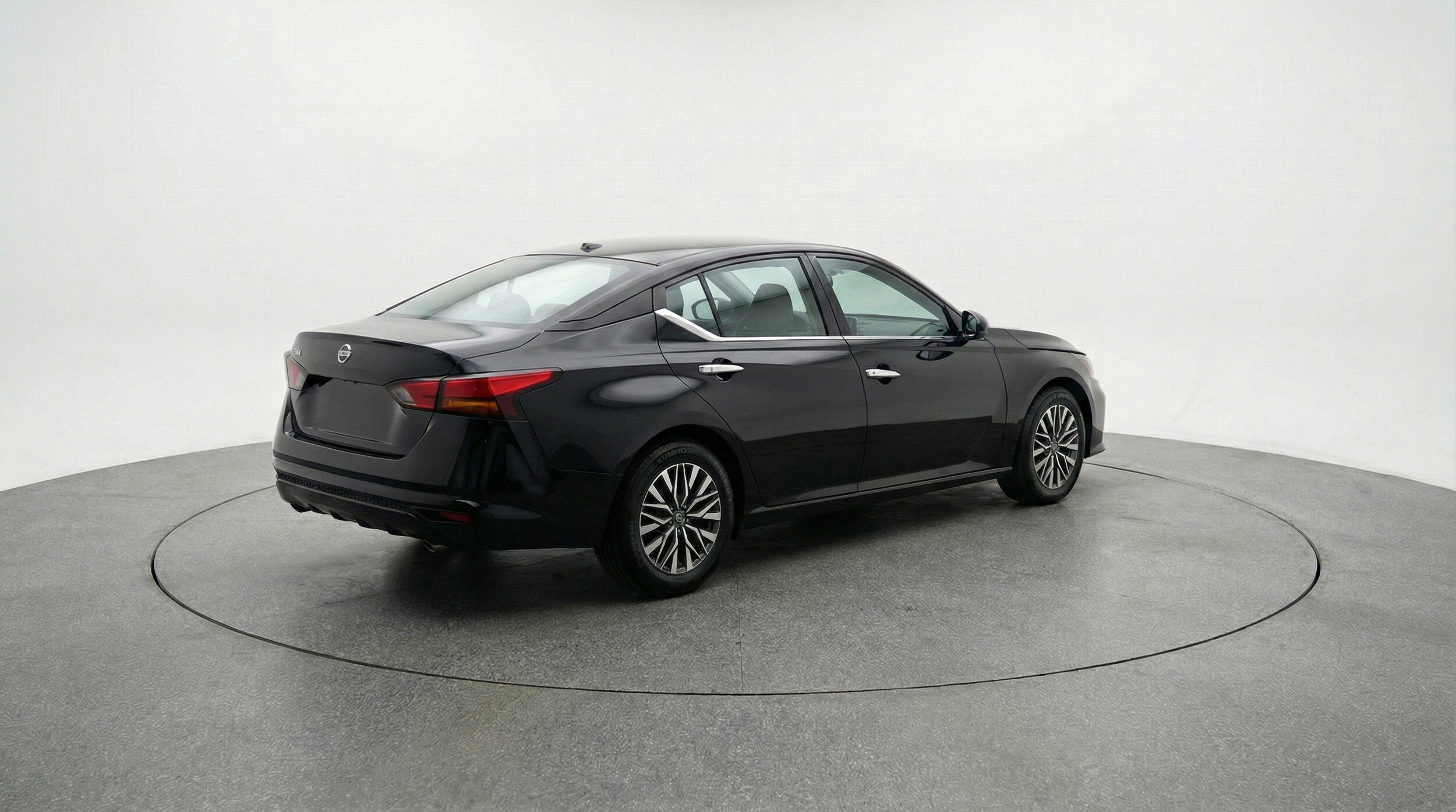 Thumbnail: 2025 Nissan Altima - 9