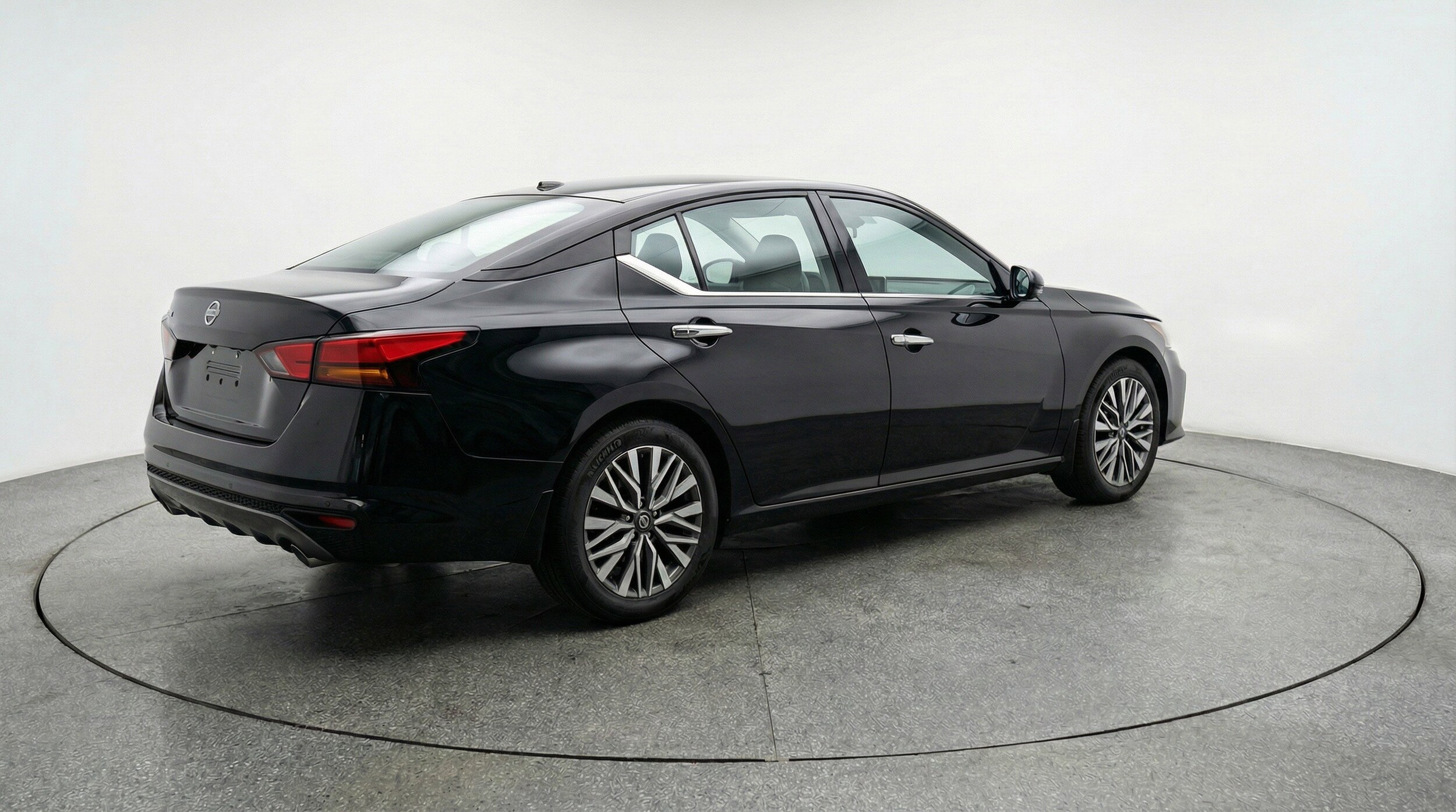 Thumbnail: 2025 Nissan Altima - 9