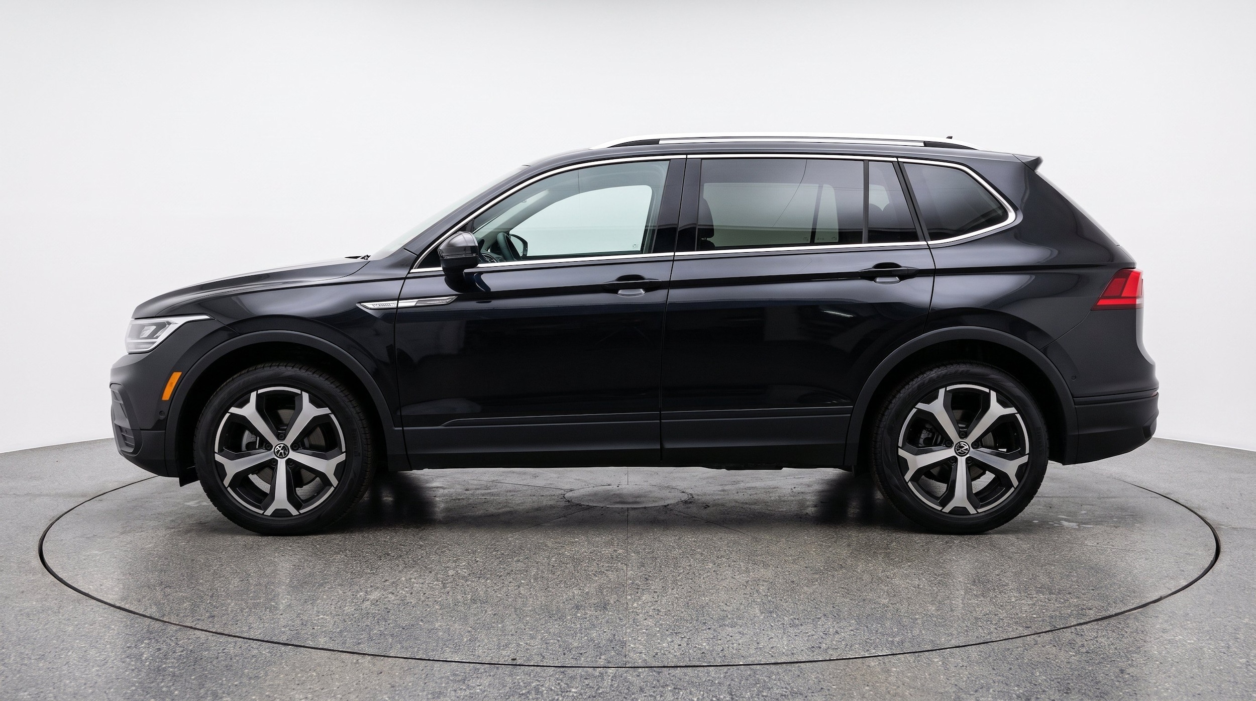 Thumbnail: 2026 Volkswagen Tiguan - 5
