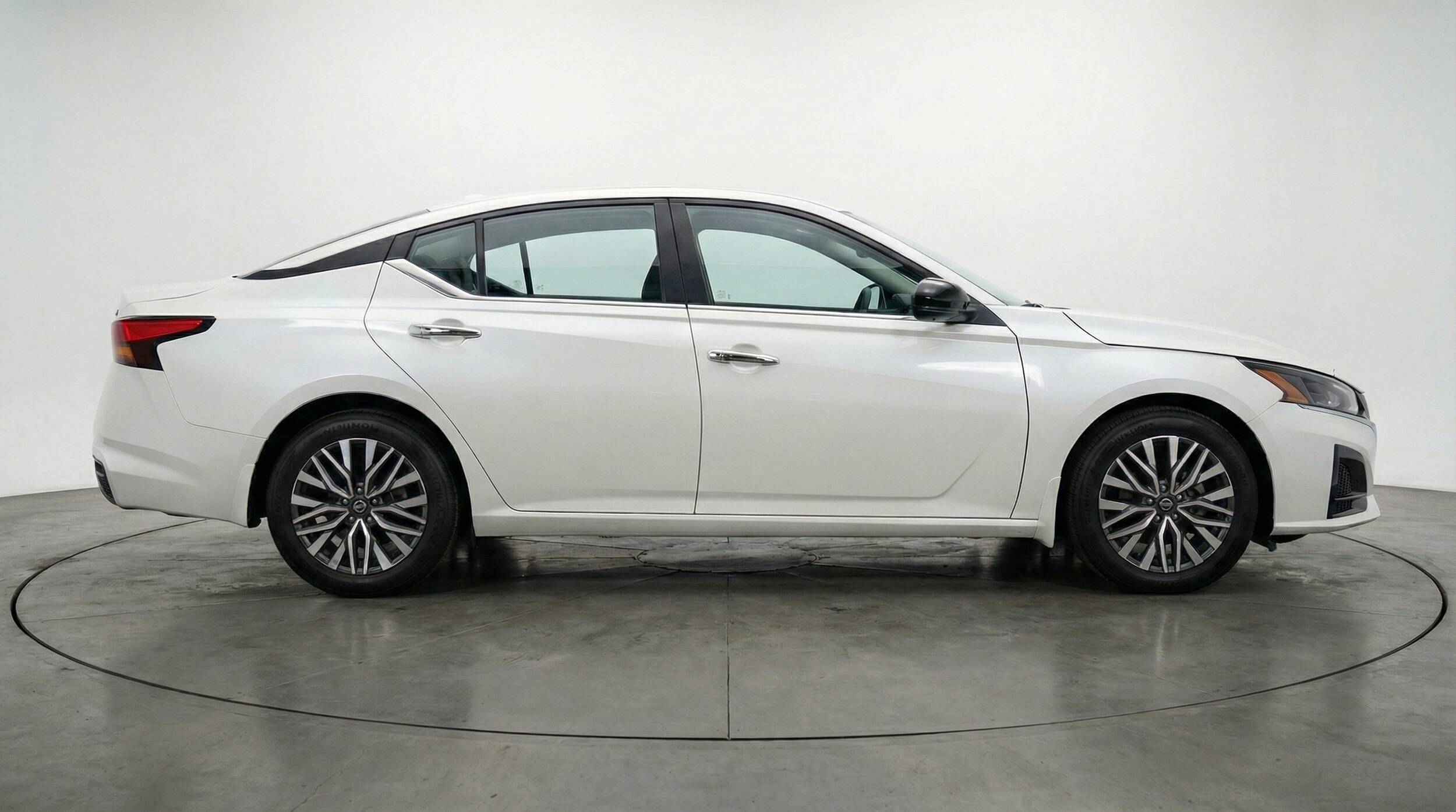 Thumbnail: 2025 Nissan Altima - 8