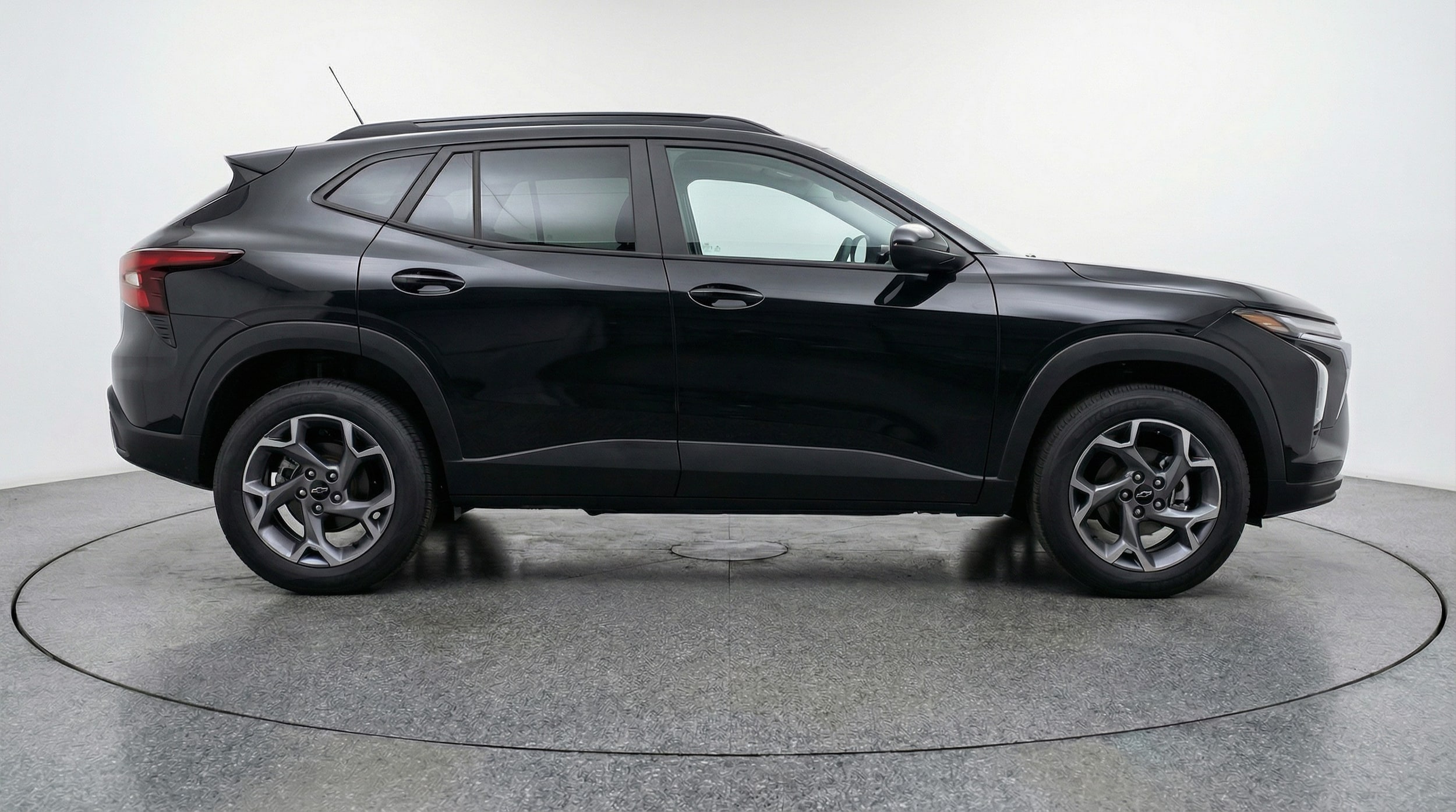 Thumbnail: 2025 Chevrolet Trax - 8