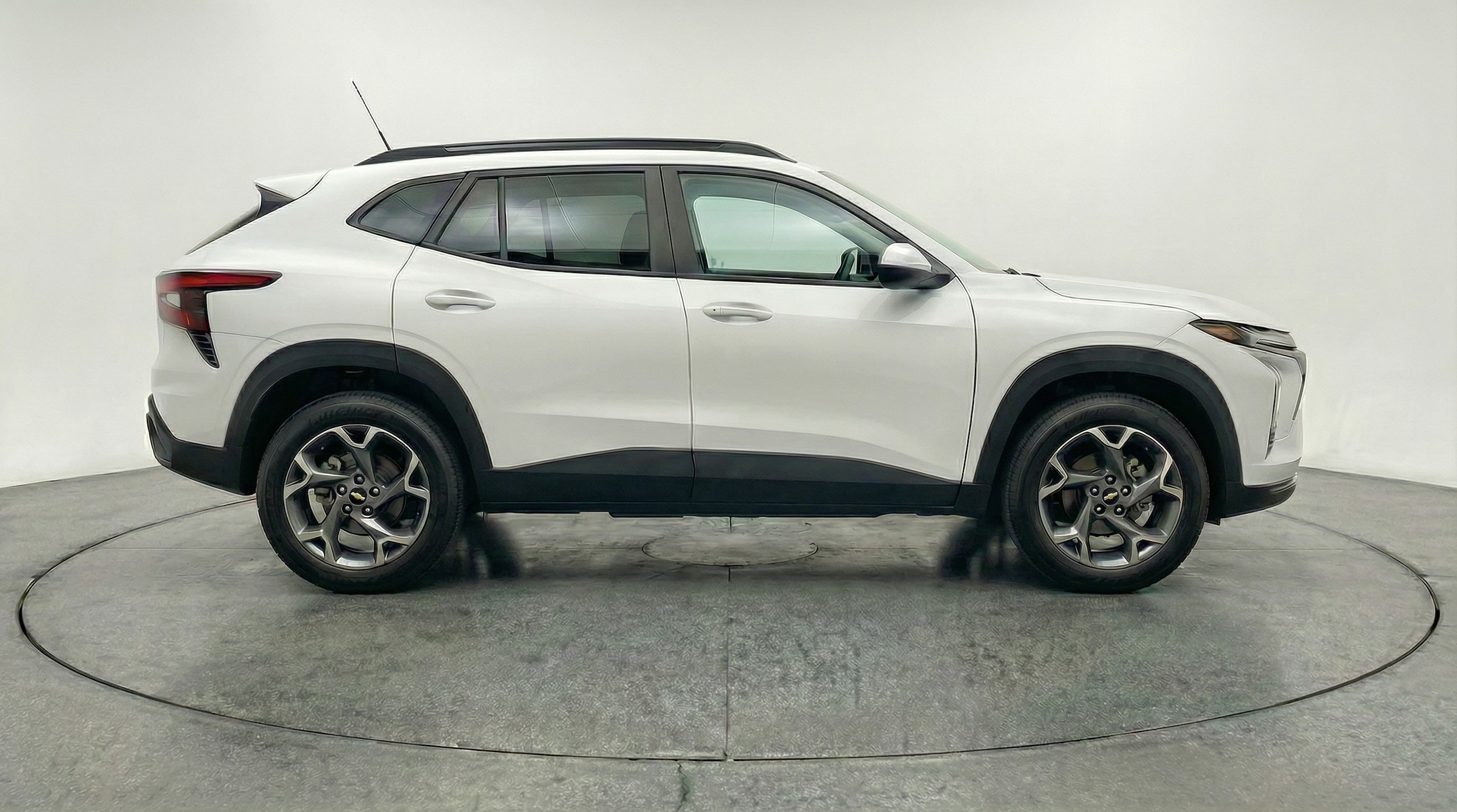 Thumbnail: 2025 Chevrolet Trax - 8