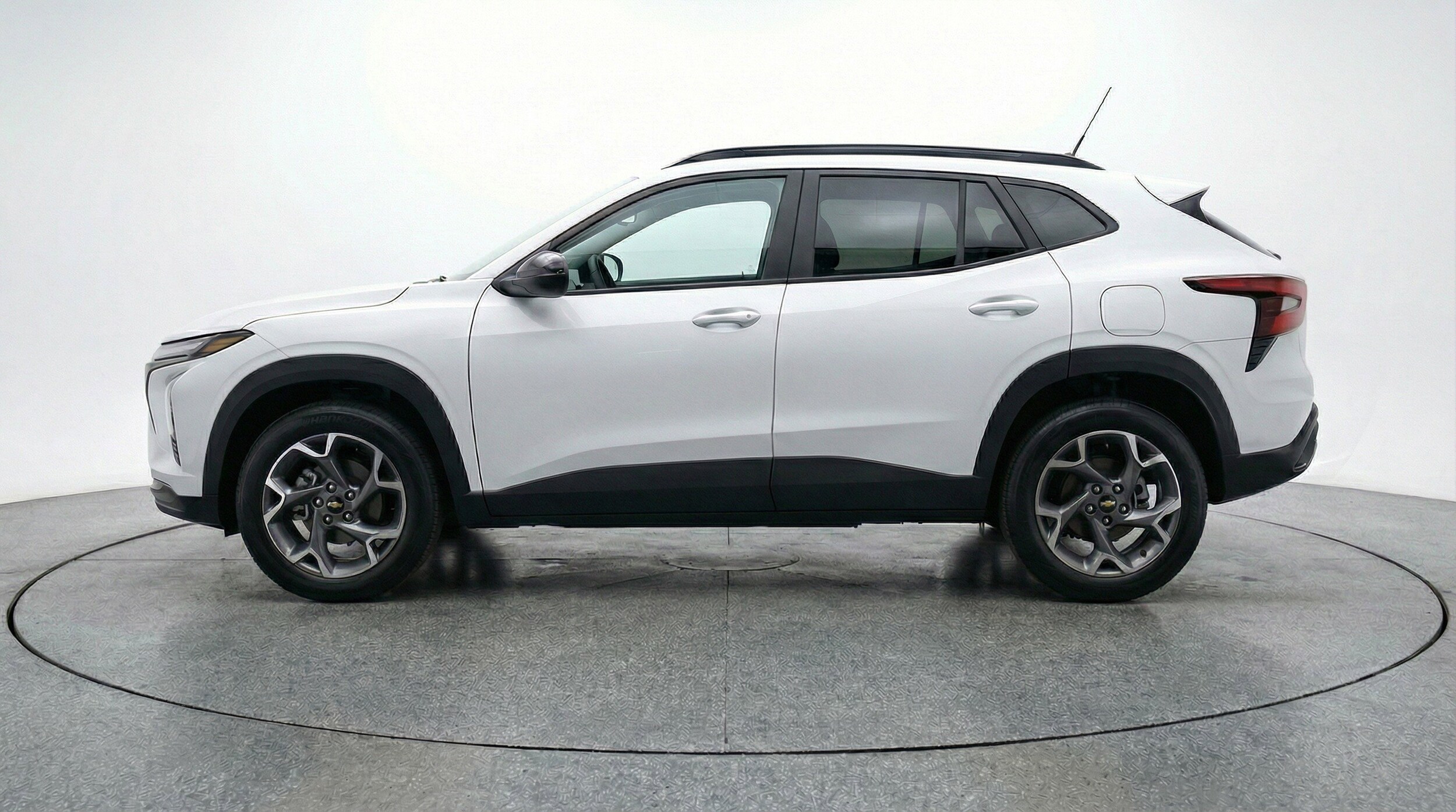 Thumbnail: 2025 Chevrolet Trax - 5