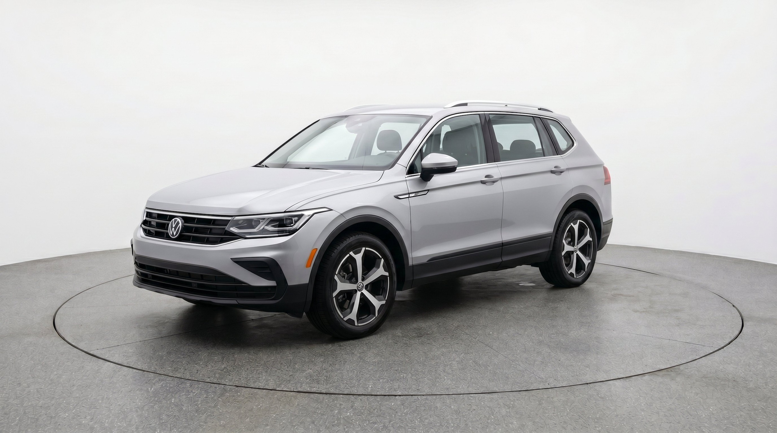 Thumbnail: 2026 Volkswagen Tiguan - 3