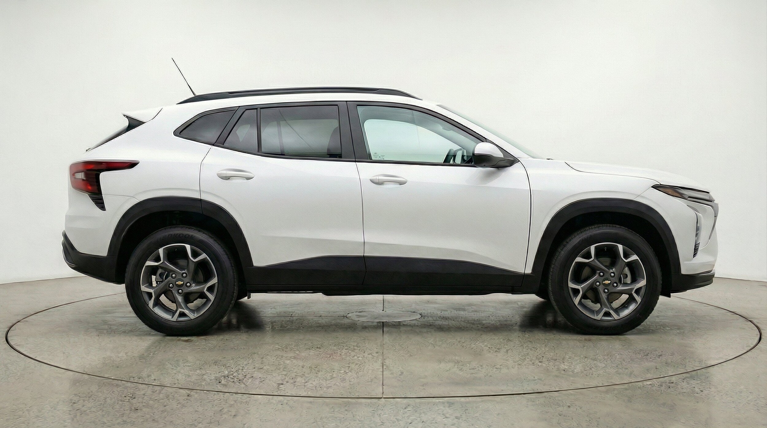 Thumbnail: 2025 Chevrolet Trax - 11