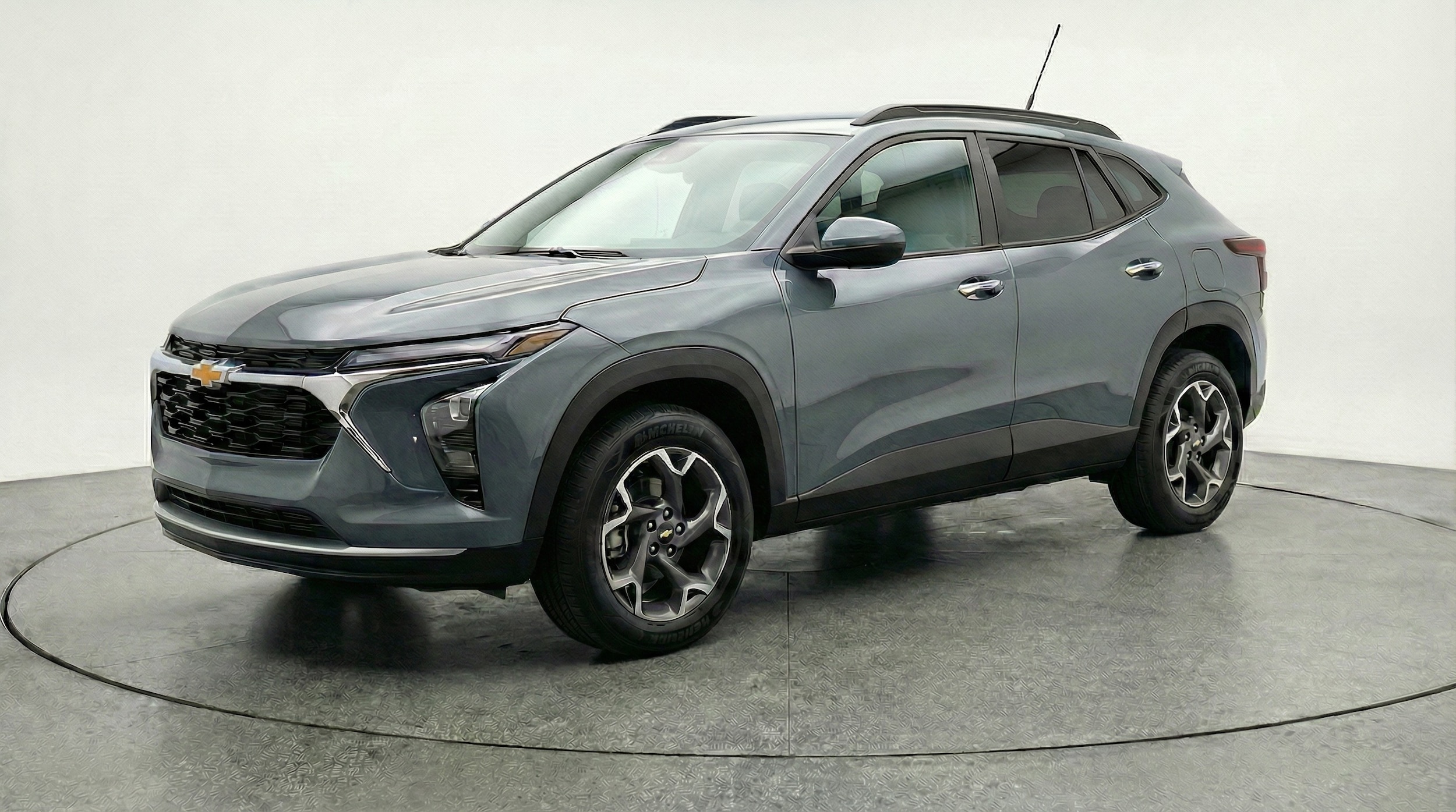 Thumbnail: 2025 Chevrolet Trax - 3