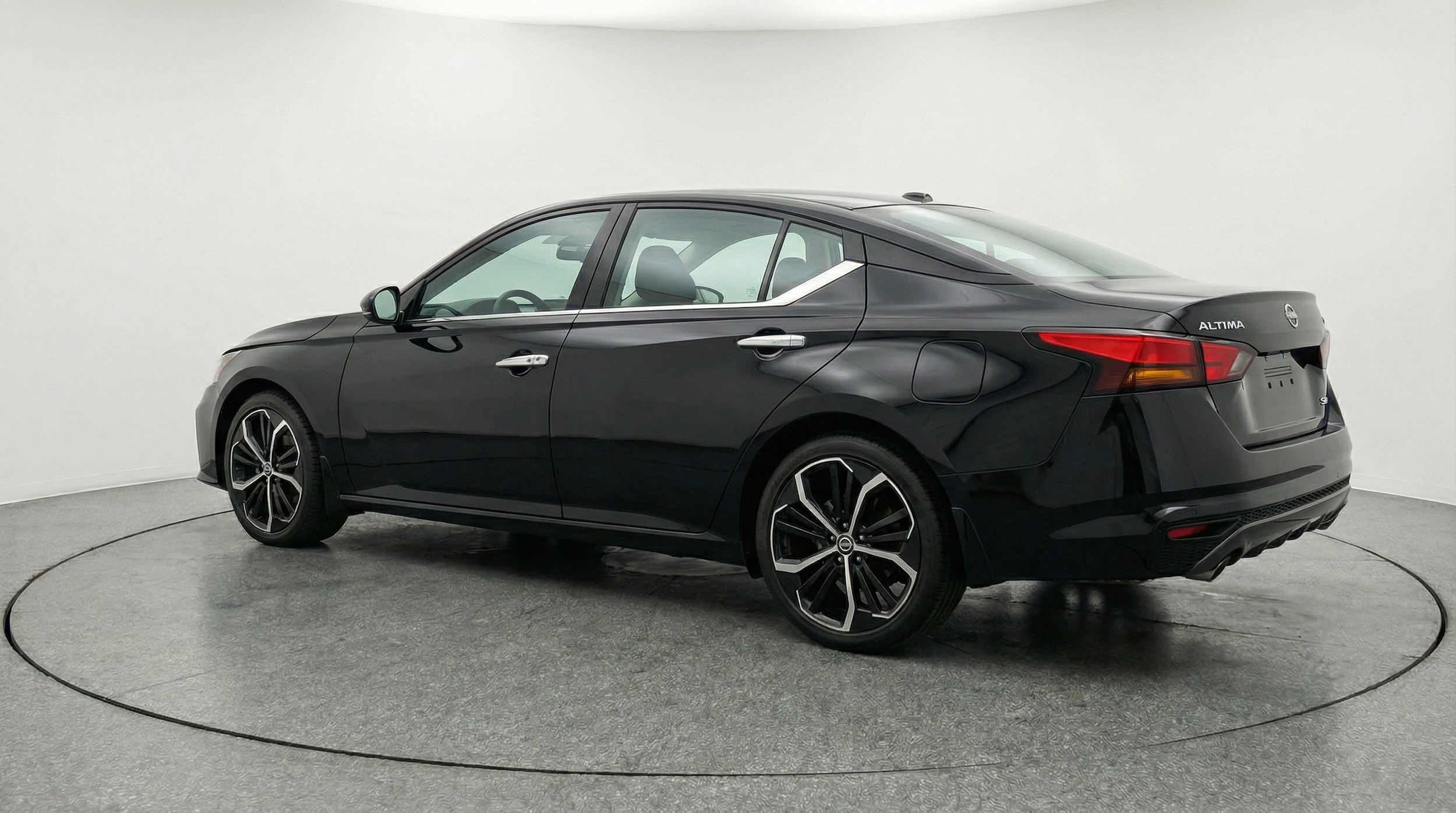 Thumbnail: 2025 Nissan Altima - 5