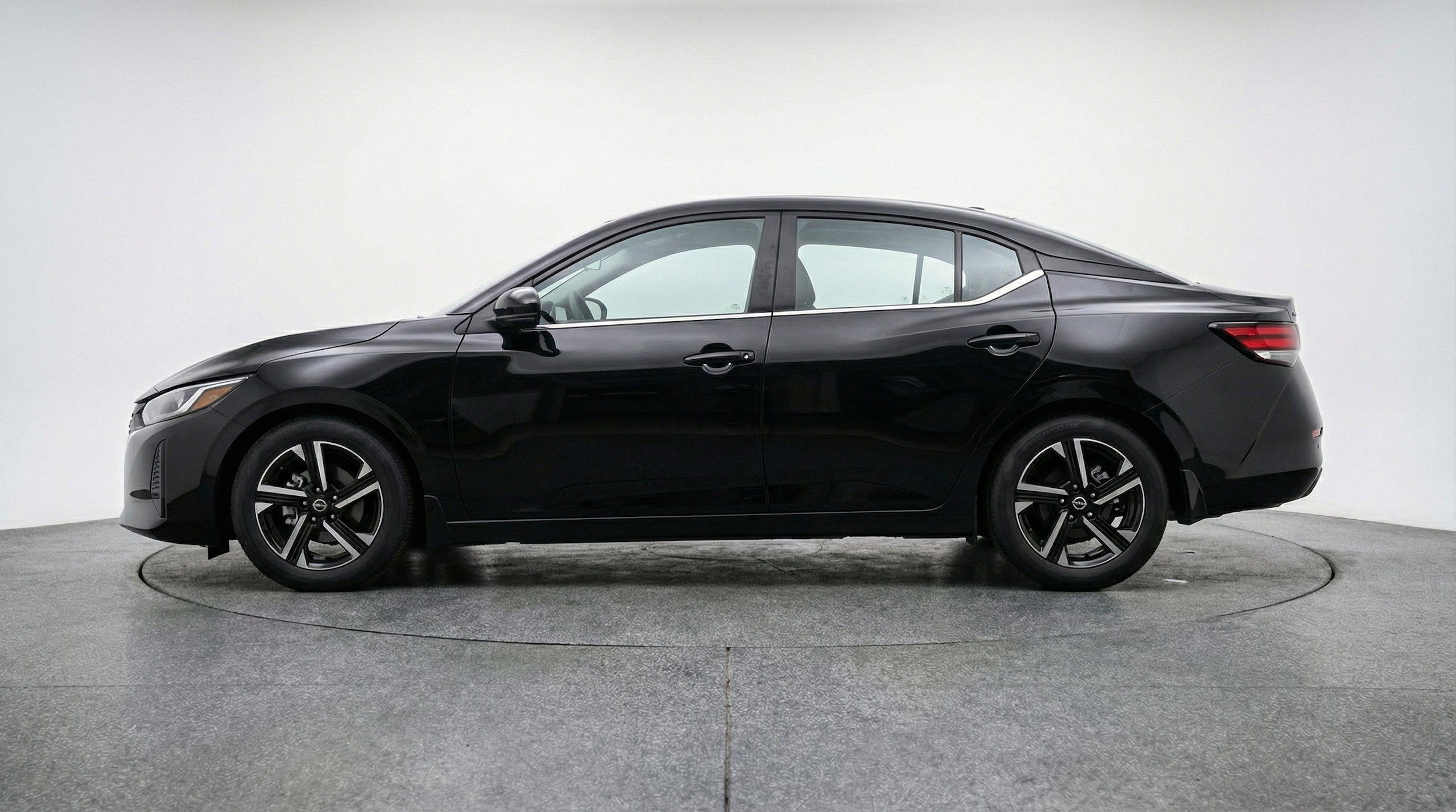 Thumbnail: 2025 Nissan Sentra - 5