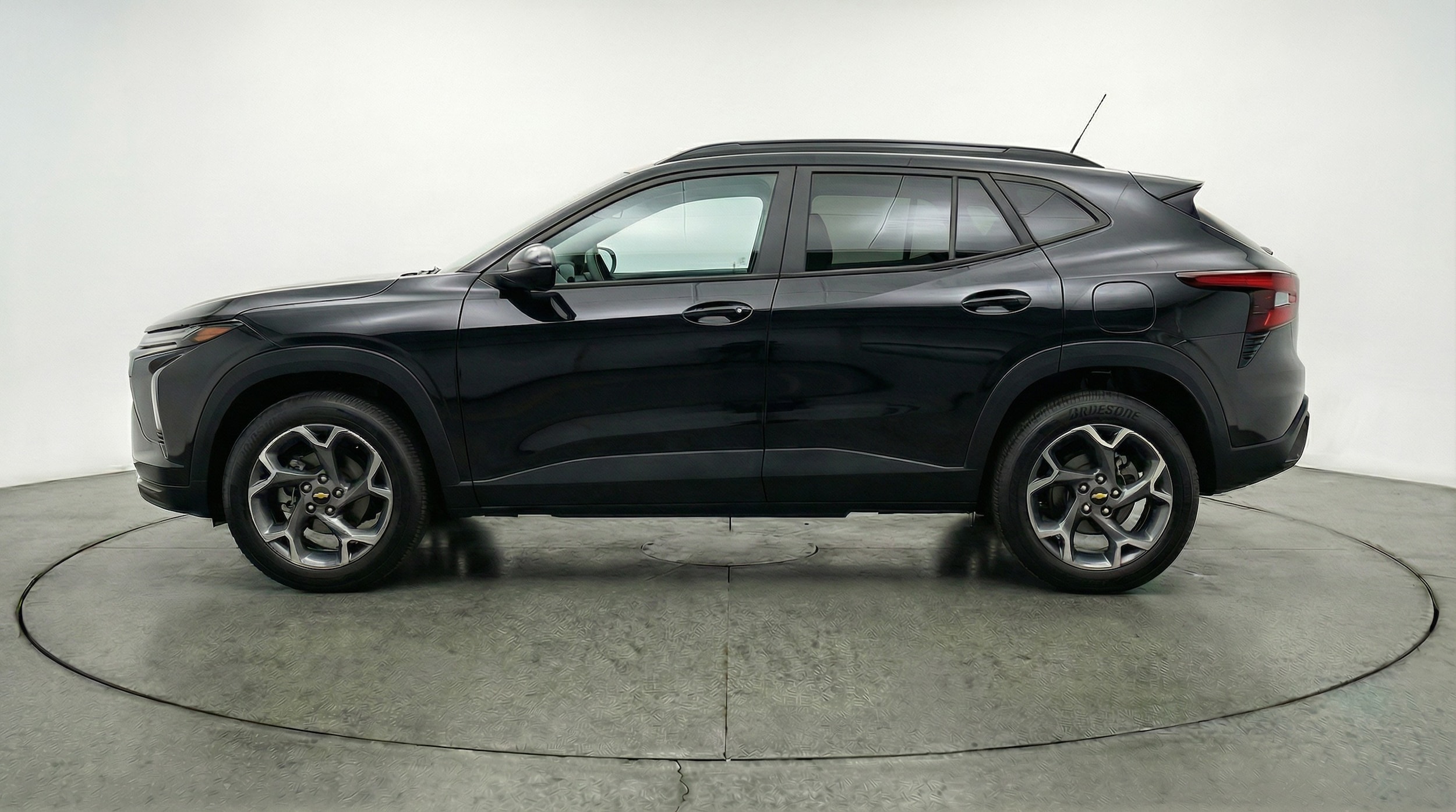 Thumbnail: 2025 Chevrolet Trax - 4