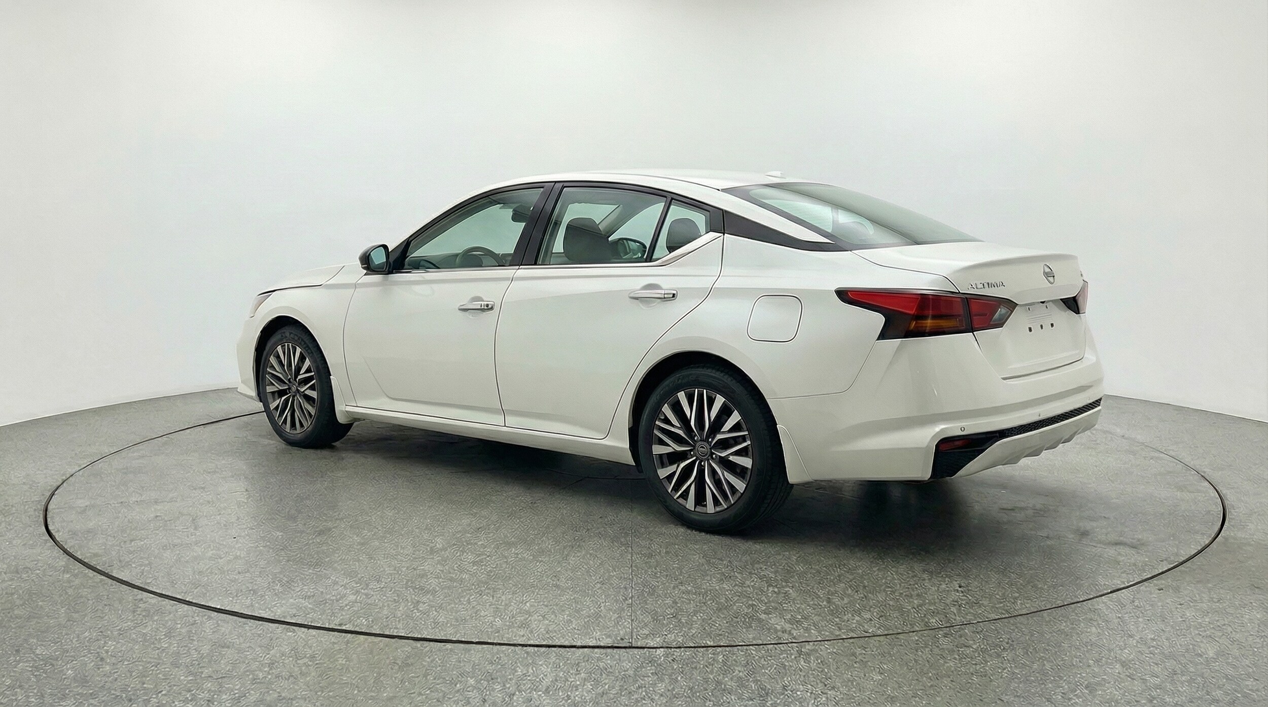 Thumbnail: 2025 Nissan Altima - 5