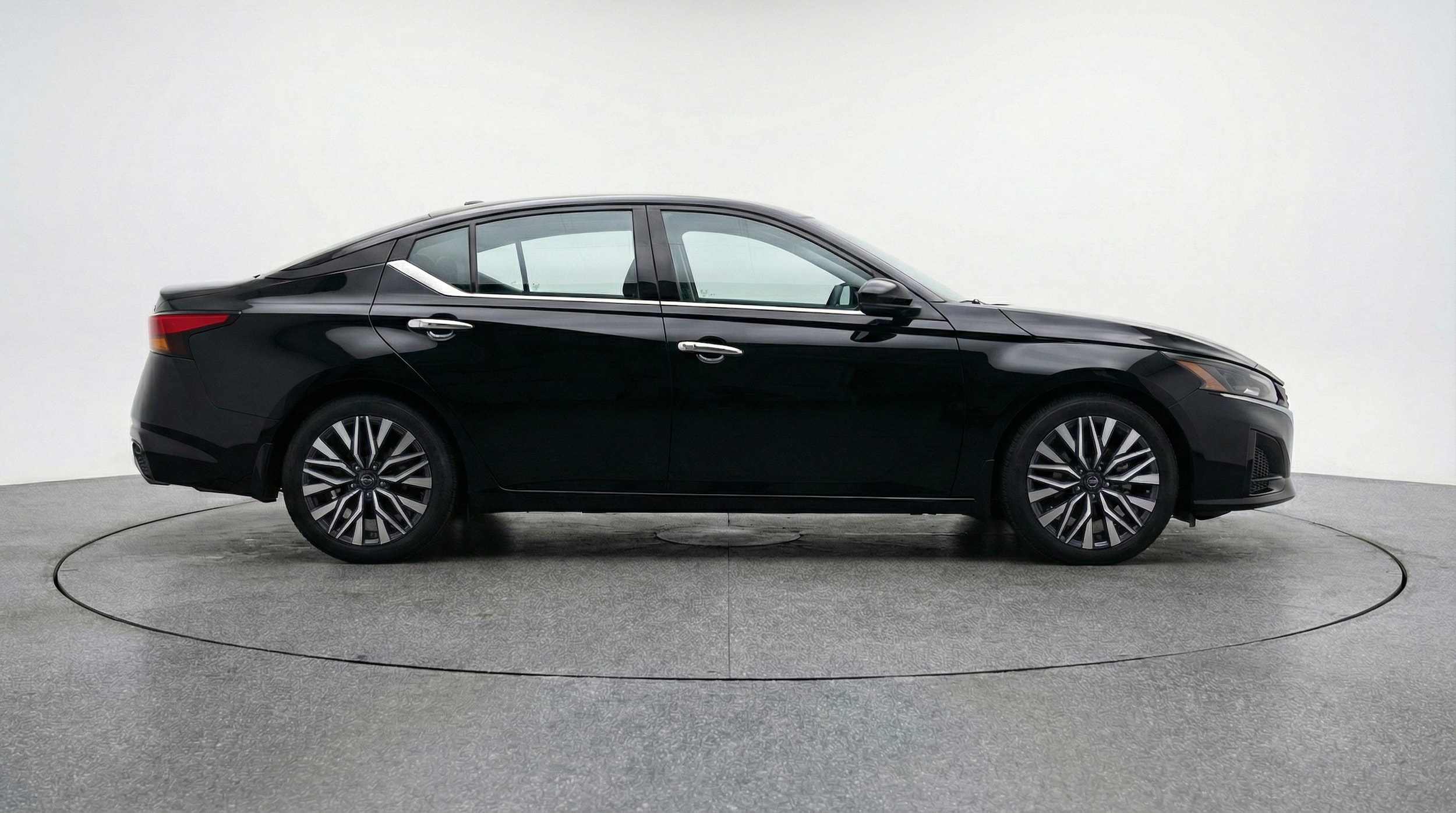 Thumbnail: 2025 Nissan Altima - 8