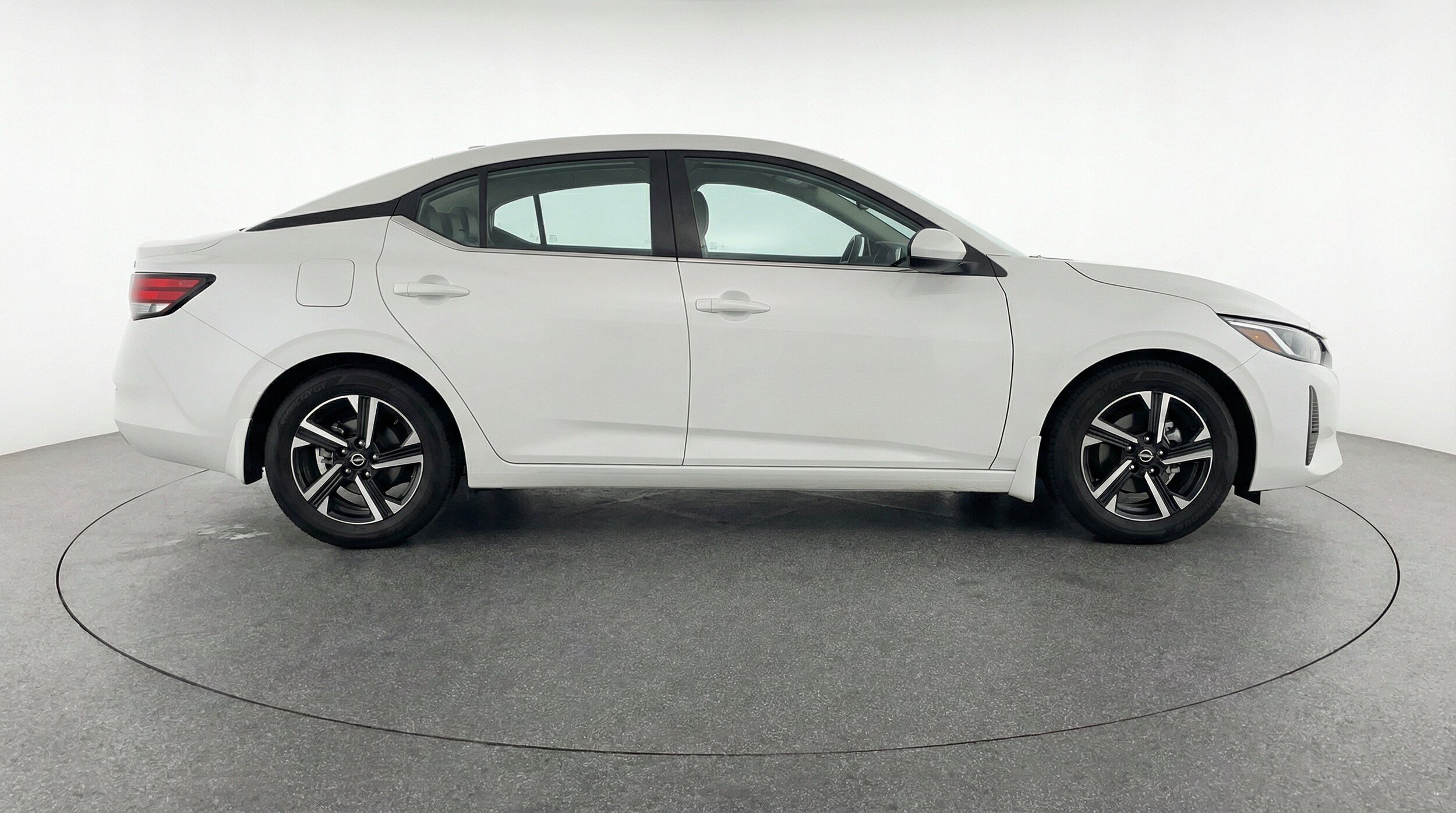 Thumbnail: 2025 Nissan Sentra - 10