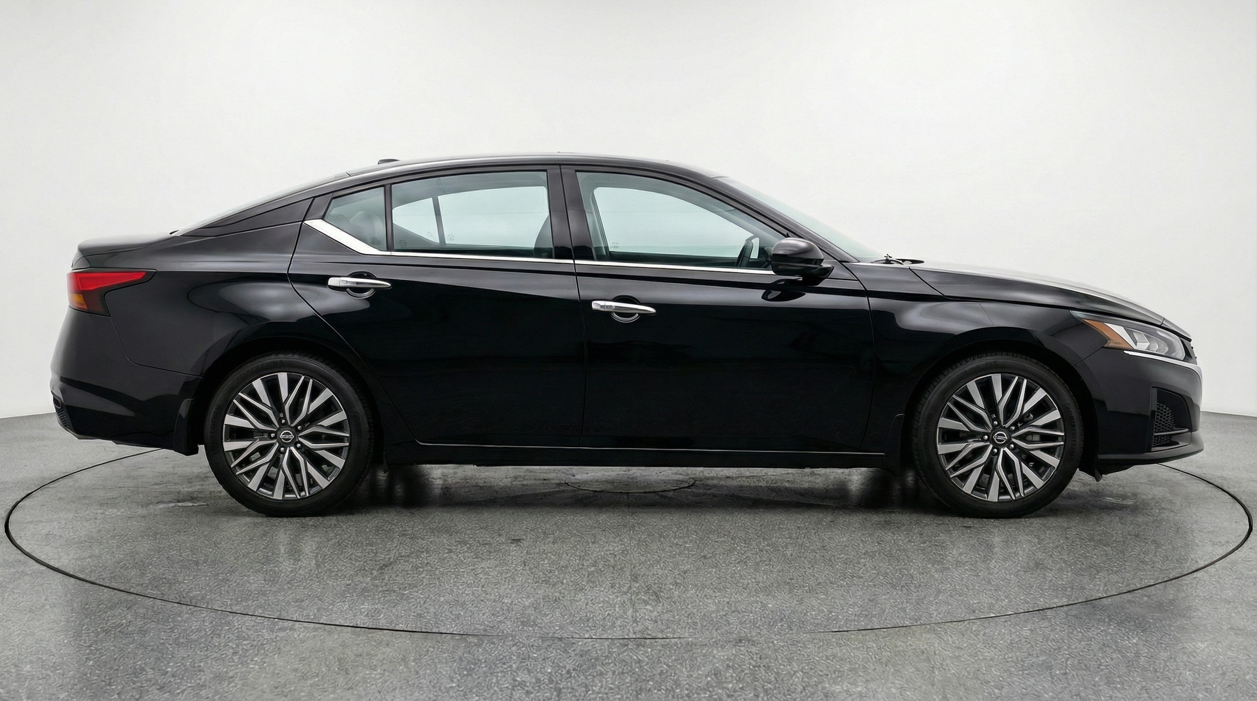 Thumbnail: 2025 Nissan Altima - 8