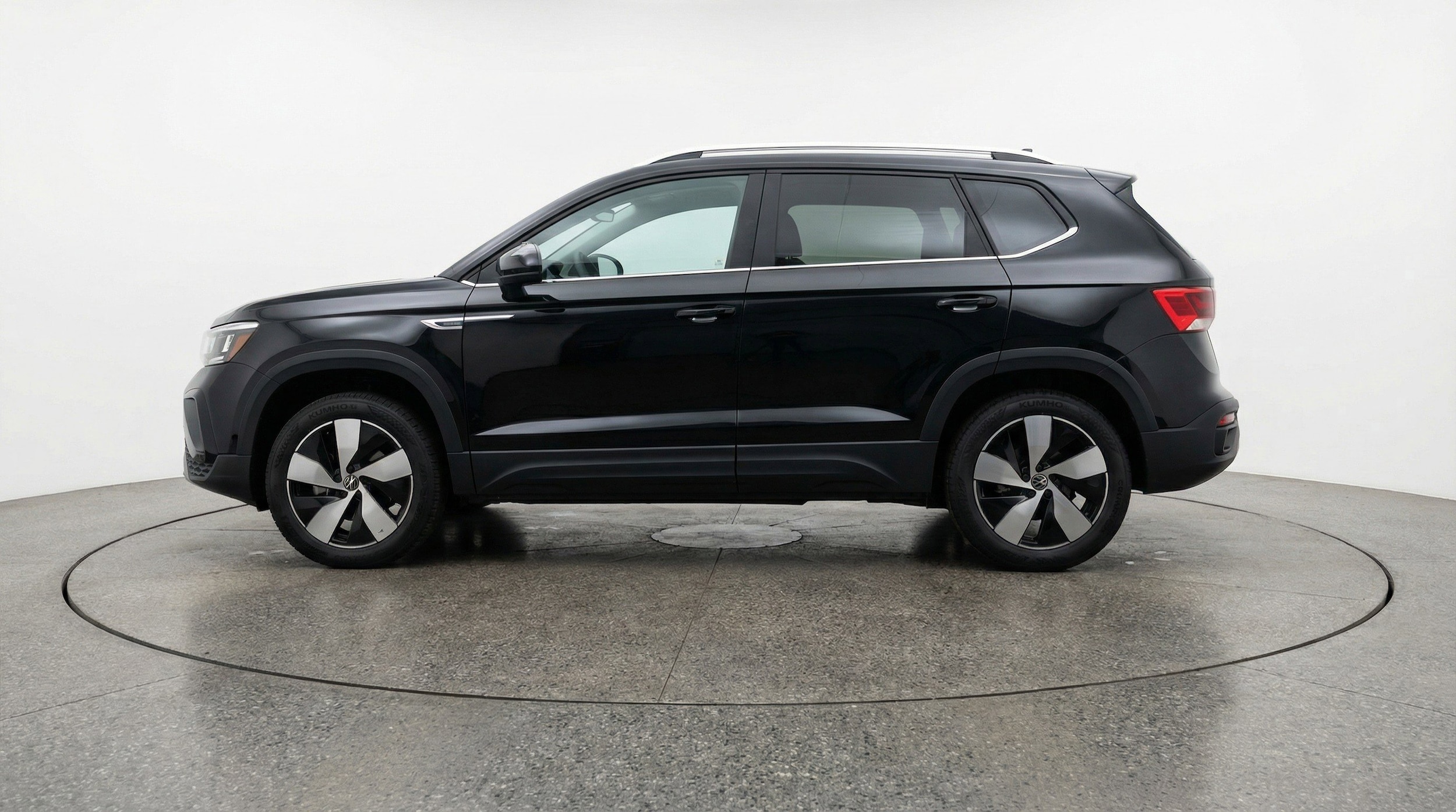 Thumbnail: 2025 Volkswagen Taos - 5