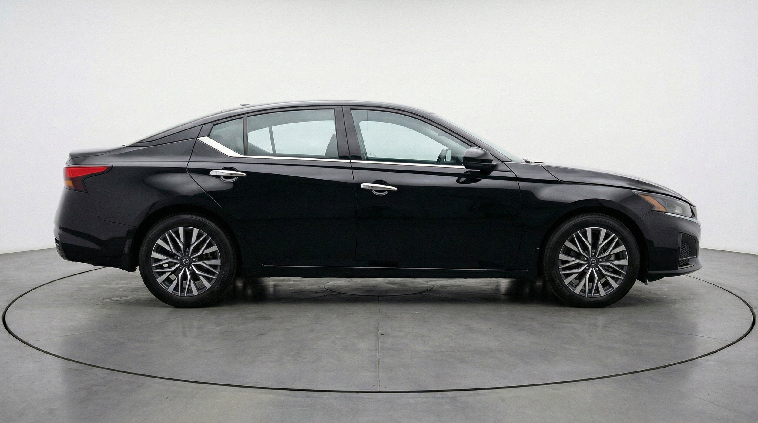 Thumbnail: 2025 Nissan Altima - 11