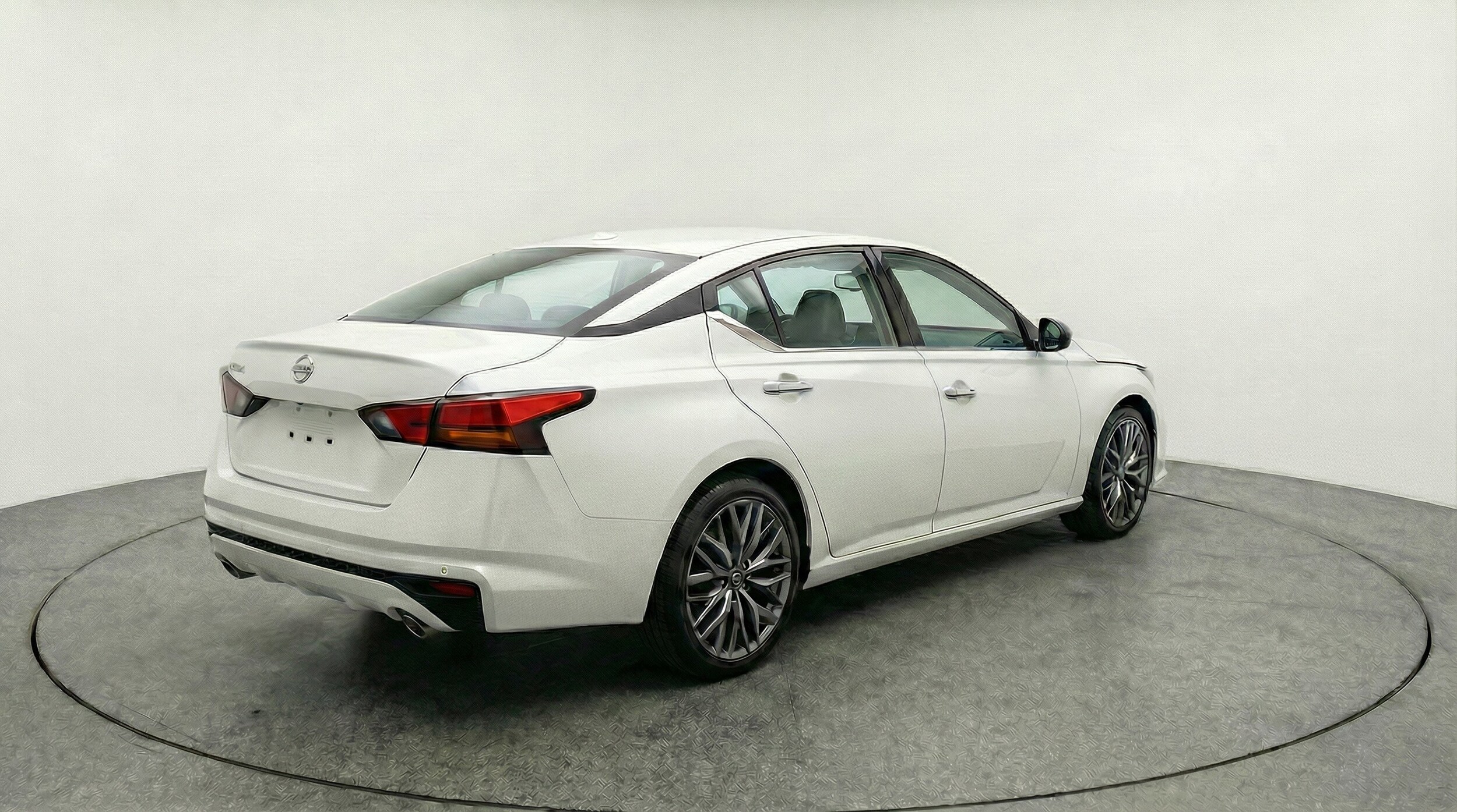 Thumbnail: 2025 Nissan Altima - 9