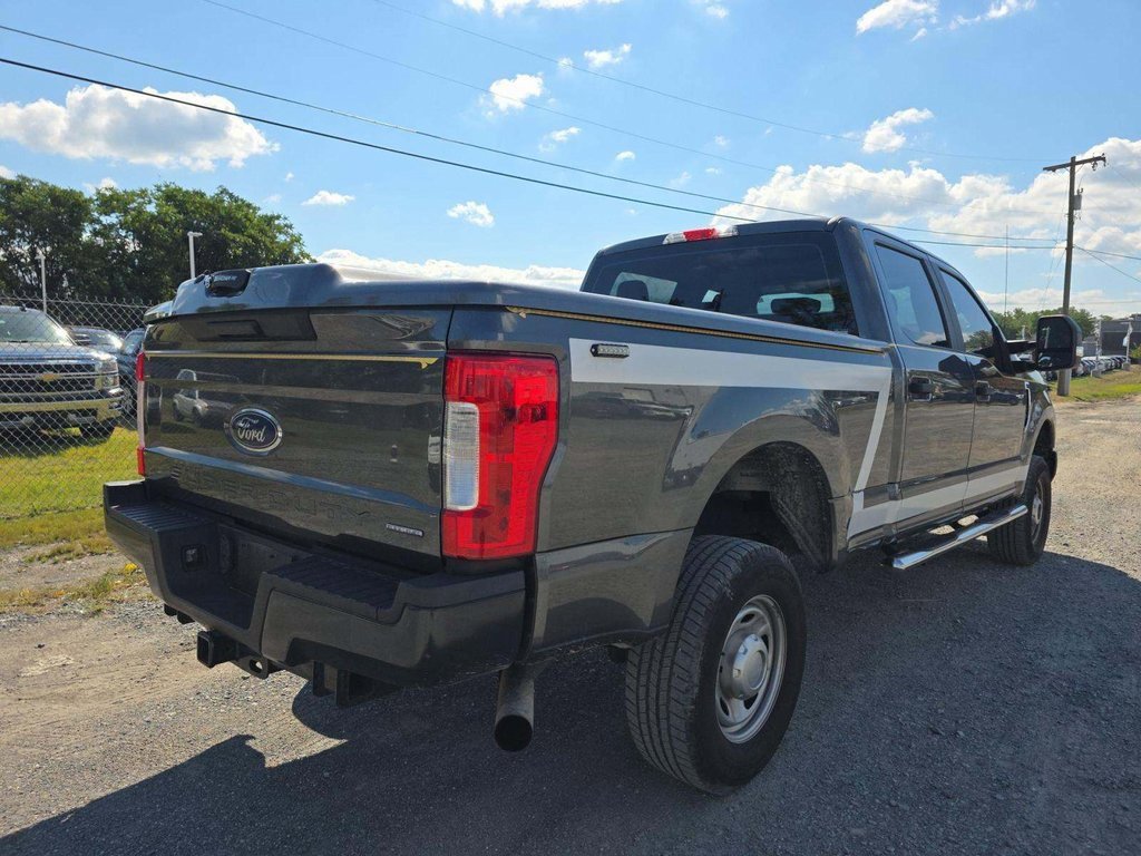2017 Ford F-250 Lariat photo 2