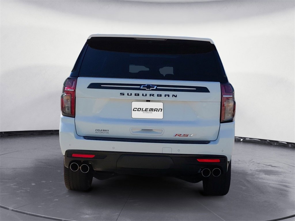 2023 Chevrolet Suburban RST photo 3