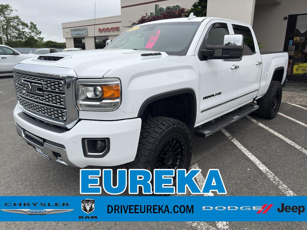 2017 GMC Sierra 4WD Crew Cab Standard Box Denali's photo