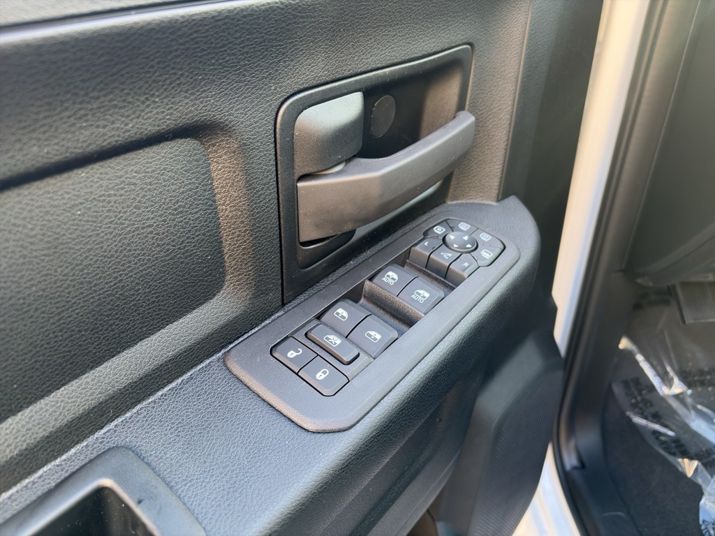 2026 RAM 3500 Tradesman - Photo 7
