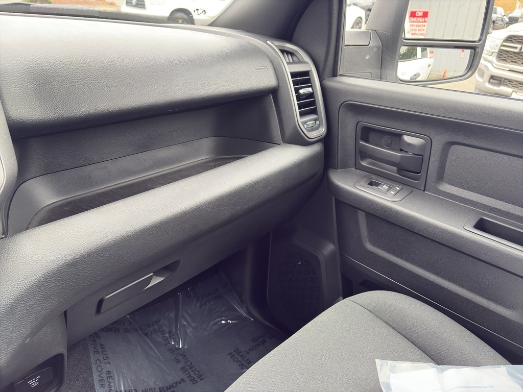 2025 RAM 2500 Tradesman - Photo 16