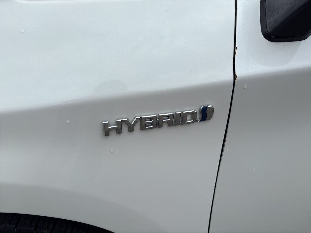 2015 Toyota Prius Two photo 2