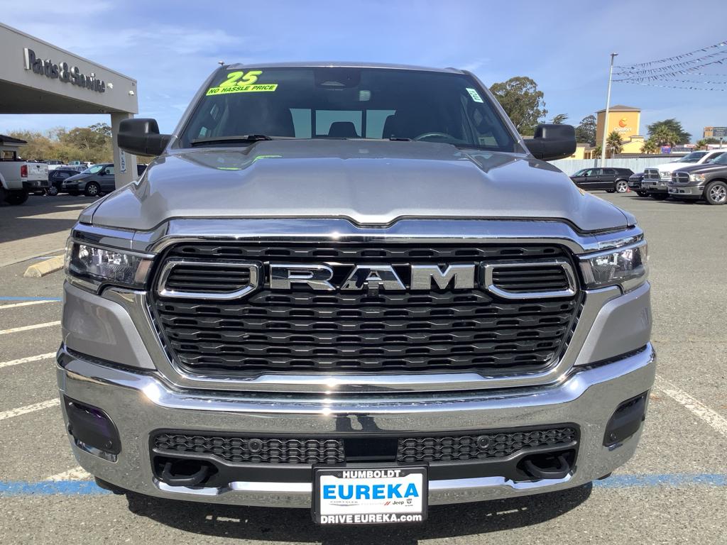 2025 Ram 1500 Tradesman photo 2